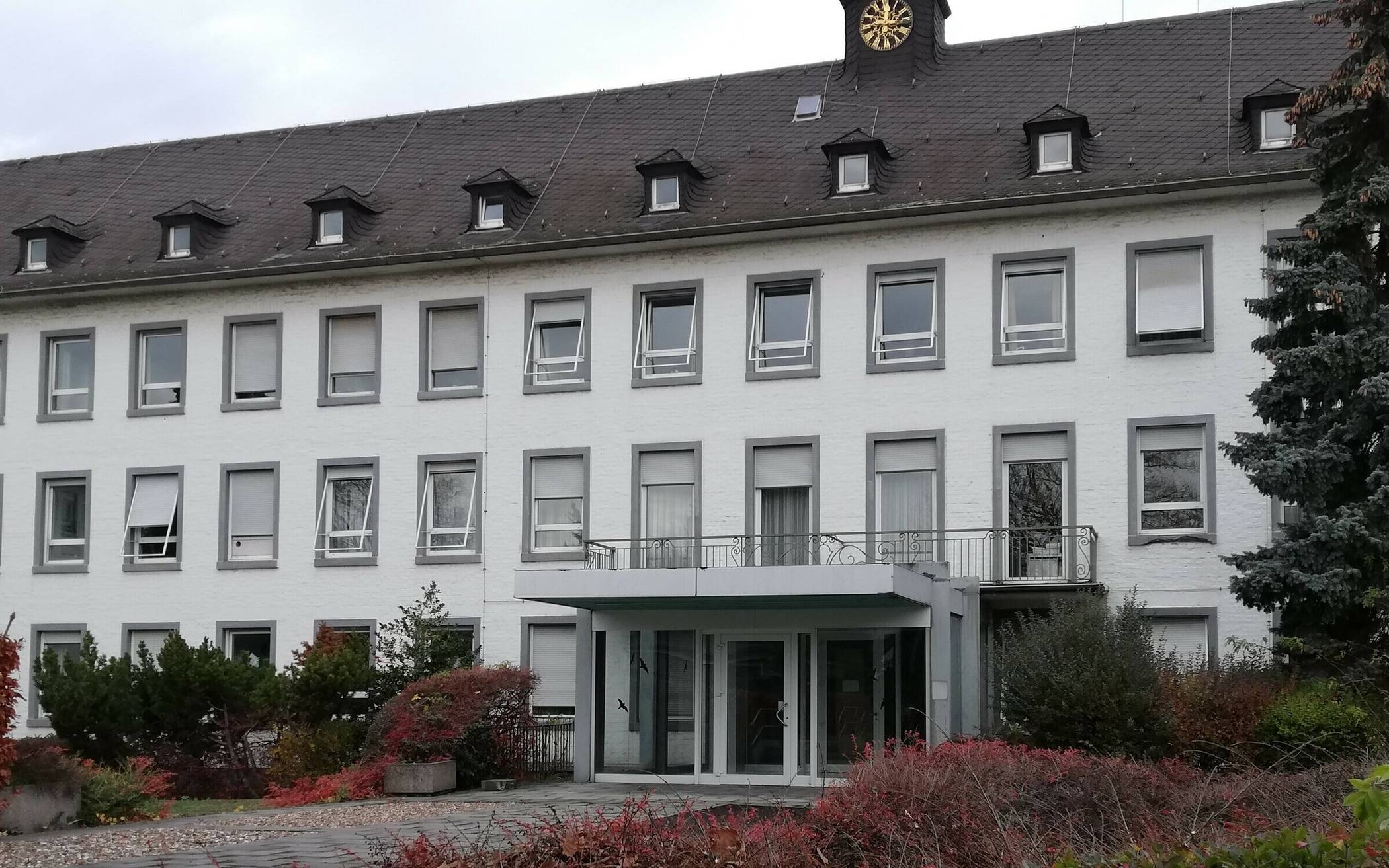 Gibt es irgendwann einen echten Ersatz für das „St. Elisabeth“-Krankenhaus (Foto unten)?    