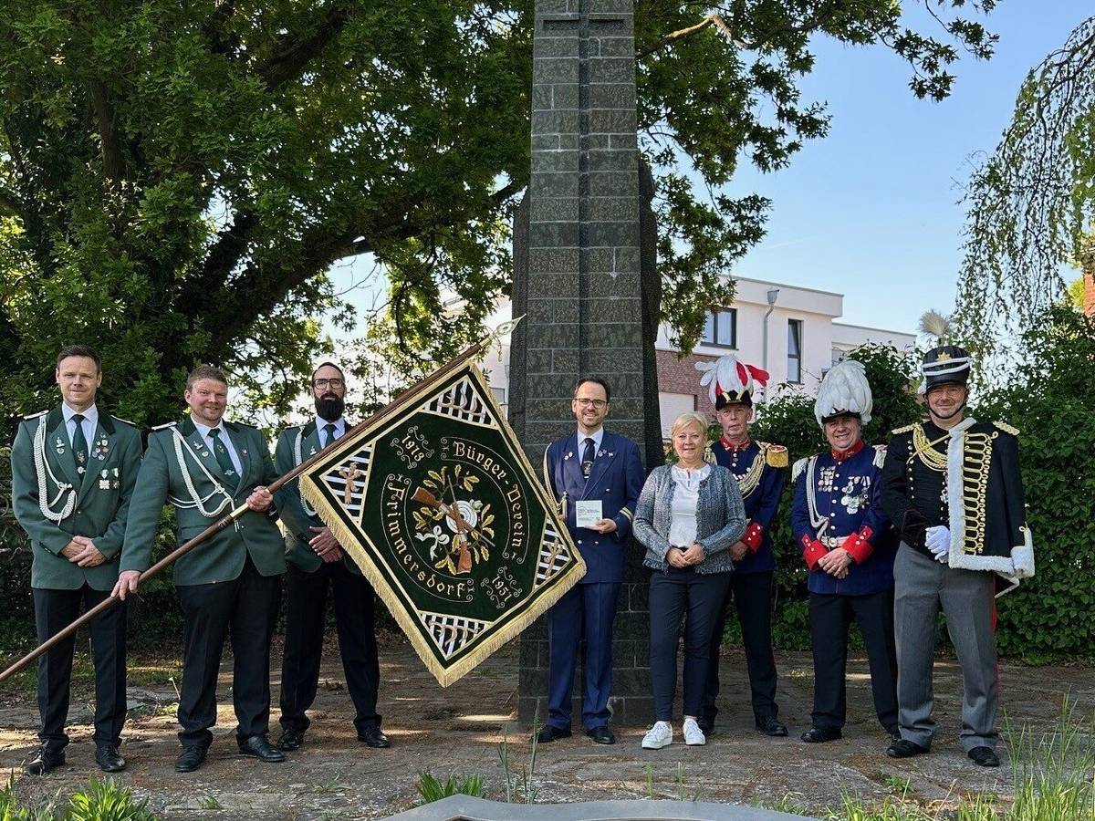 Regimentsfahne erstrahlt wieder im alten Glanz