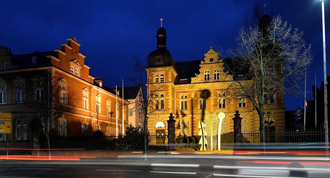  Im „Ständehaus“ in Grevenbroich residiert der Landrat immer, wenn er in der Schloss-Stadt weilt.   