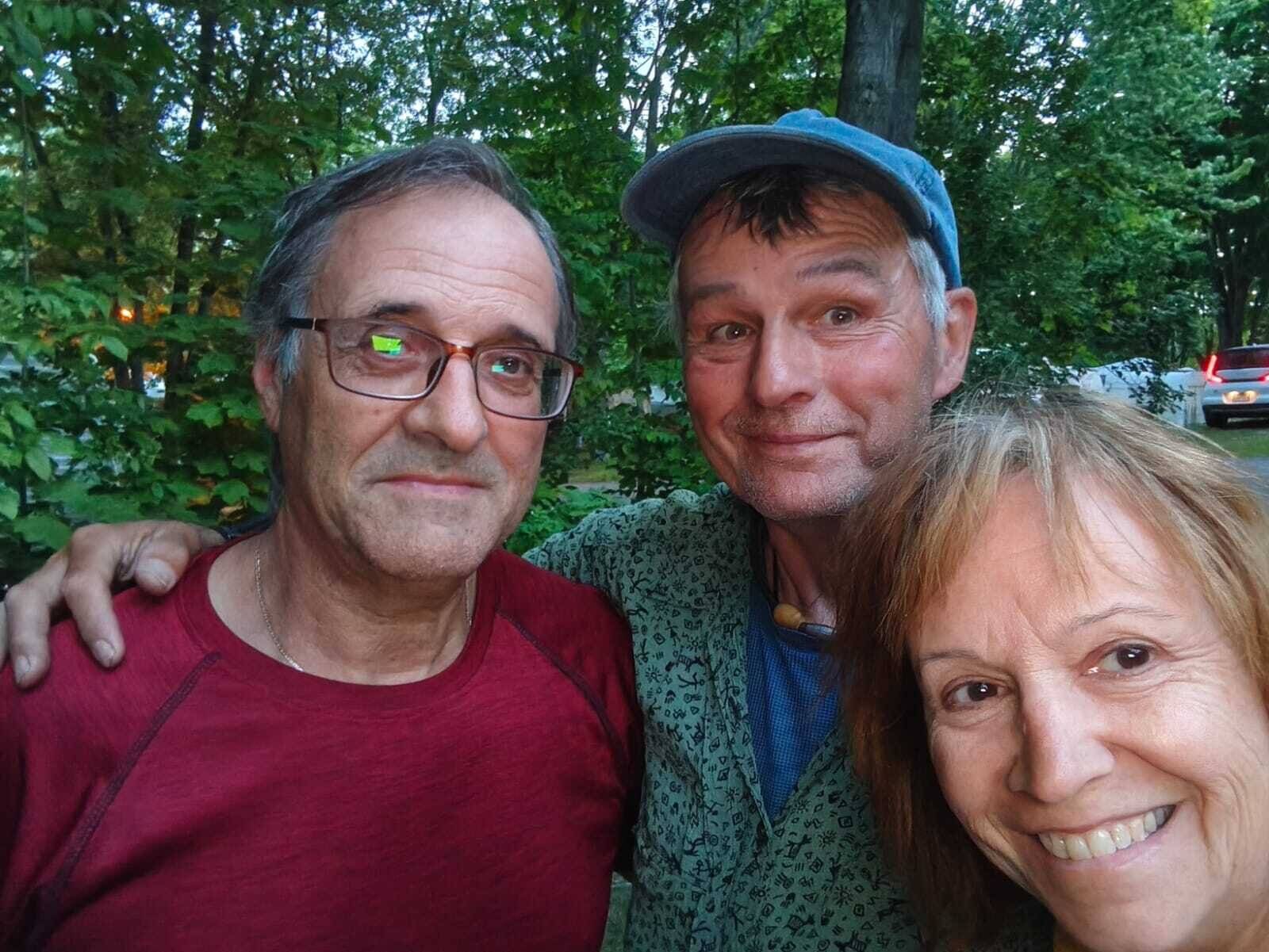  Klaus Lüttgen mit Sylvain und Chantale Desrochers. 
