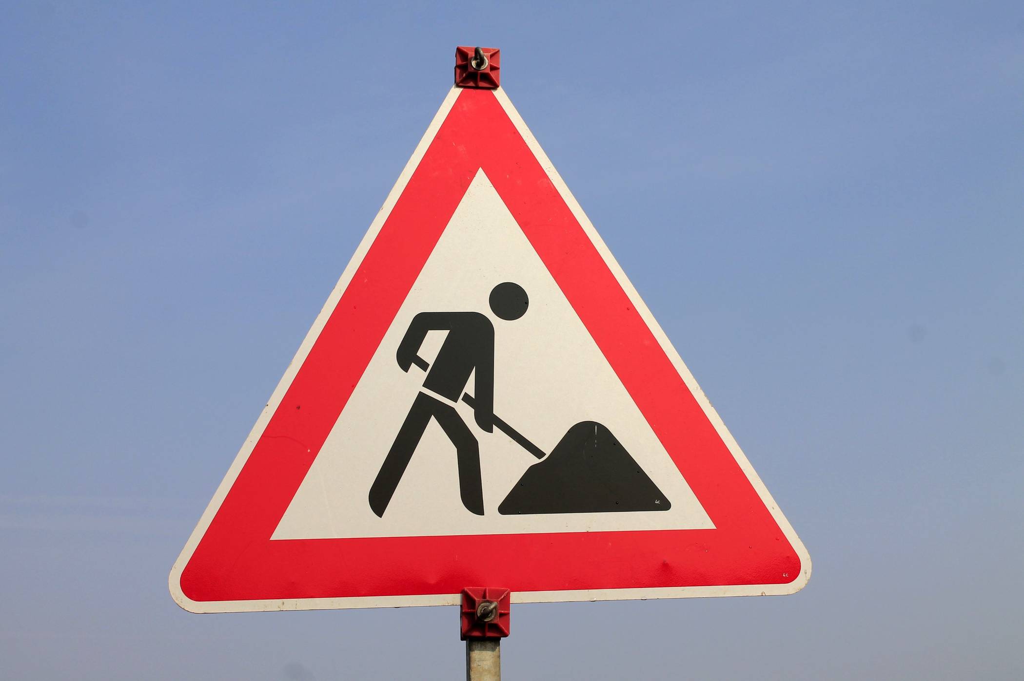 Vollsperrung des Einmündungsbereich Vollrather Straße 1 in Neuenhausen