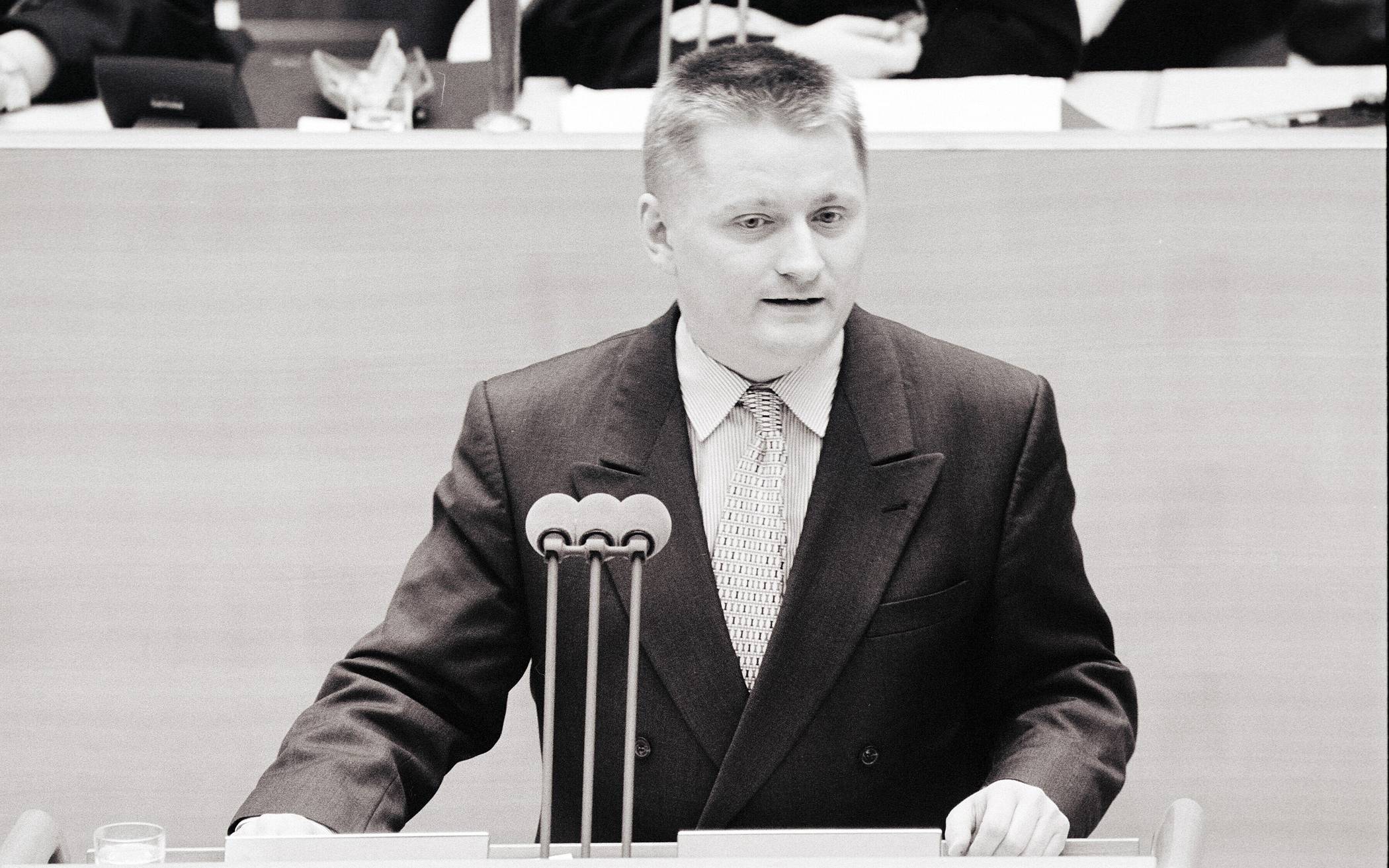 Hermann Gröhe im Wandel der Zeiten: