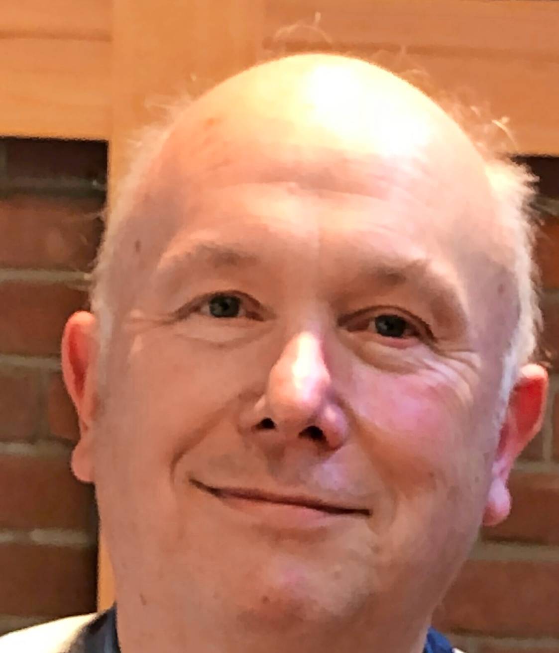  Pfarrer Thomas Winkler wird morgen von seiner Gemeinde verabschiedet. Seine Erfahrung: Rund zehn Prozent der Gemeindemitglieder sind von einem tiefen, festen Glauben beseelt. Der Rest glaubt, hadert und zweifelt aber auch. Die meisten aber seien der Meinung, für Gott und den Glauben seien die Pfarrer da. Die sollten das regeln – so wie die Politiker Politik und die Fußball-Trainer gute Fußballer aus den Kids machen sollen ... 