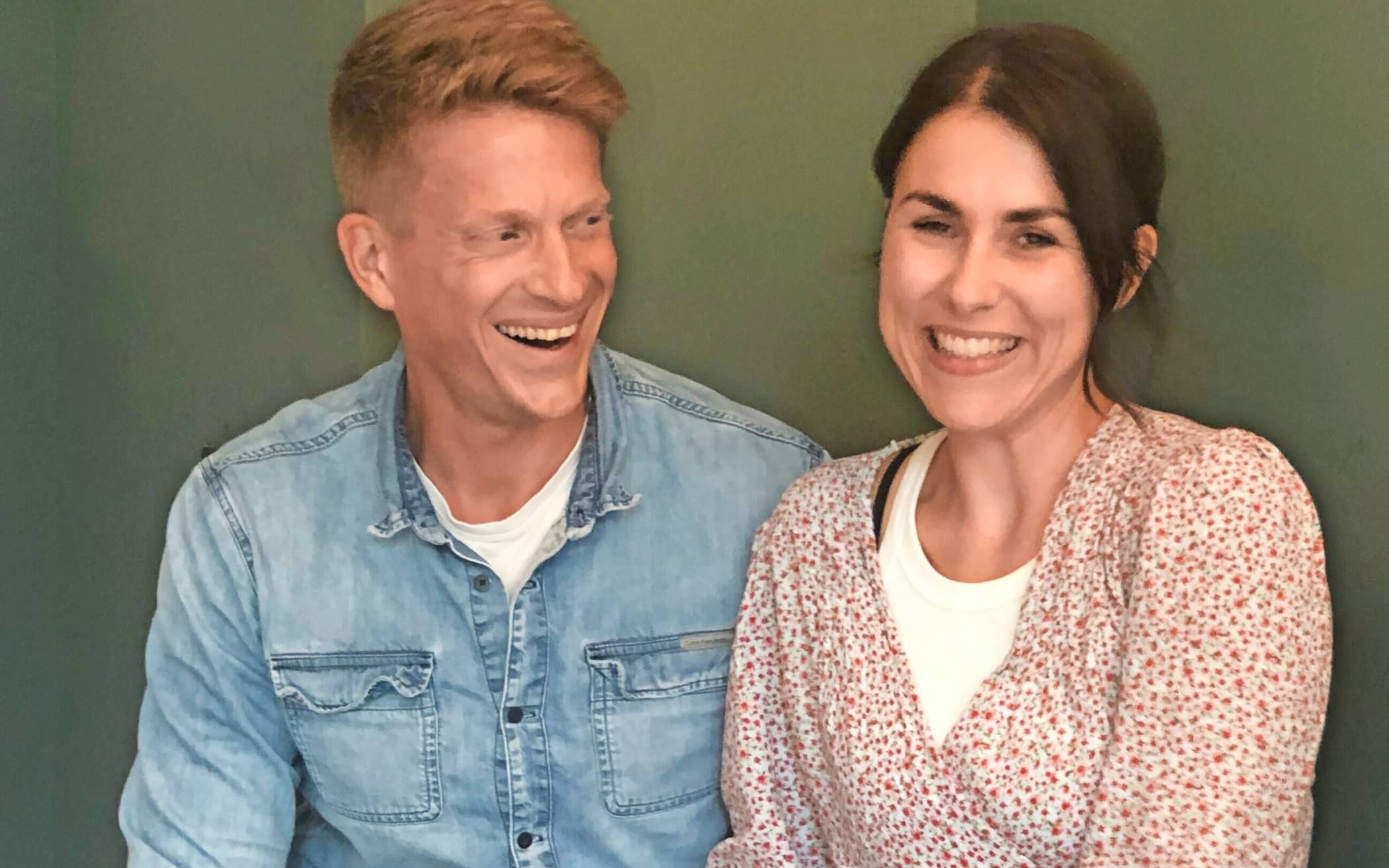 Tim und Hannah Heidemann. Rechts zwei Einblicke in den großen Familien-Garten.