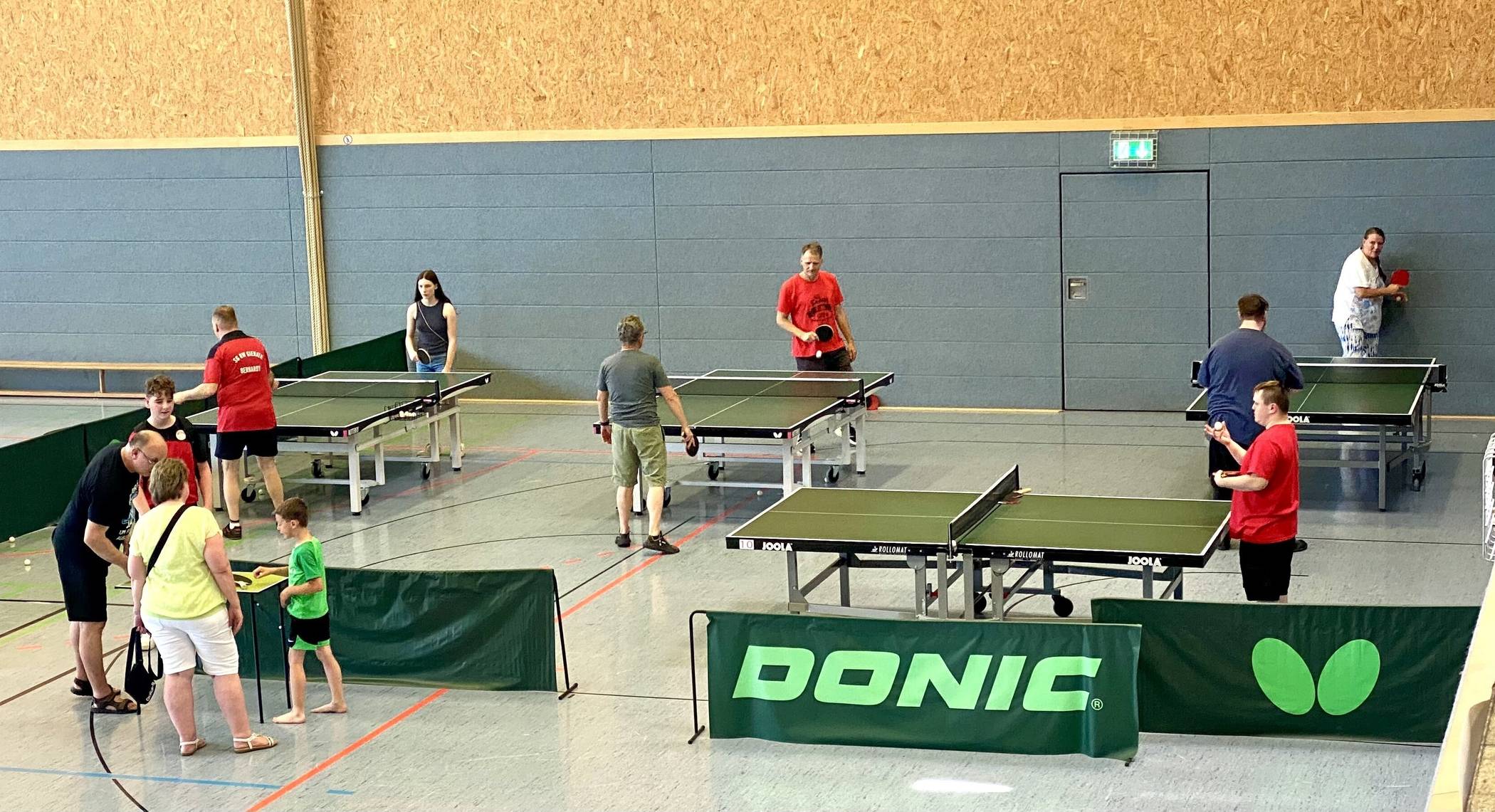  Verschiedene Sport- und Bewegungsangebote luden dazu ein, Neues zu entdecken oder sein Können unter Beweis zu stellen.  