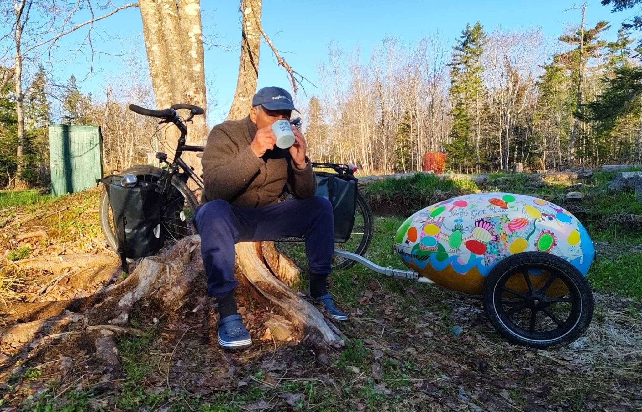 „German activist cycles through Canada to promote water protection“