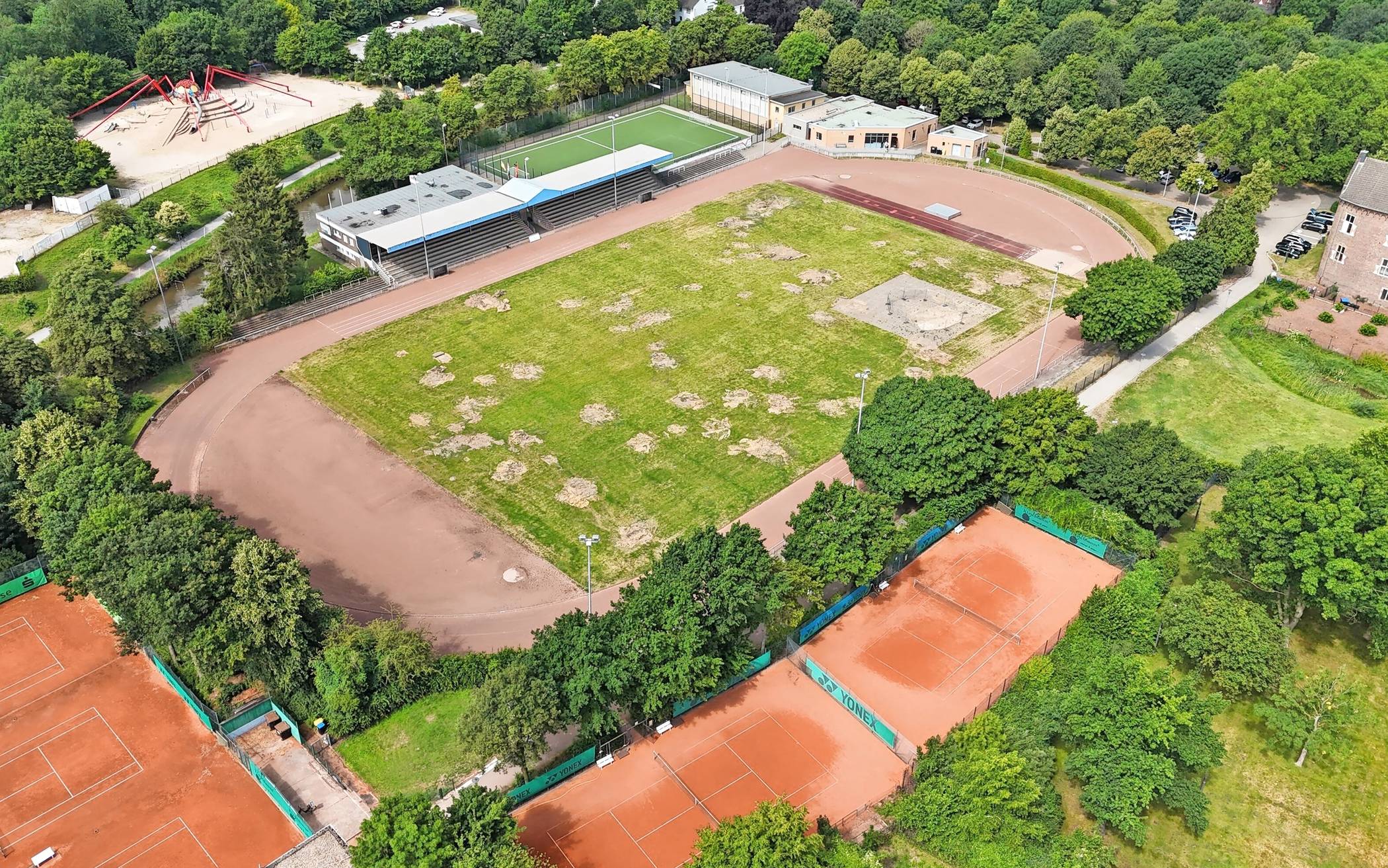  Eine Drohnenaufnahme des Schloss-Stadions von den Landschaftsarchitekten Reepel und Schirmer aus Düren. 