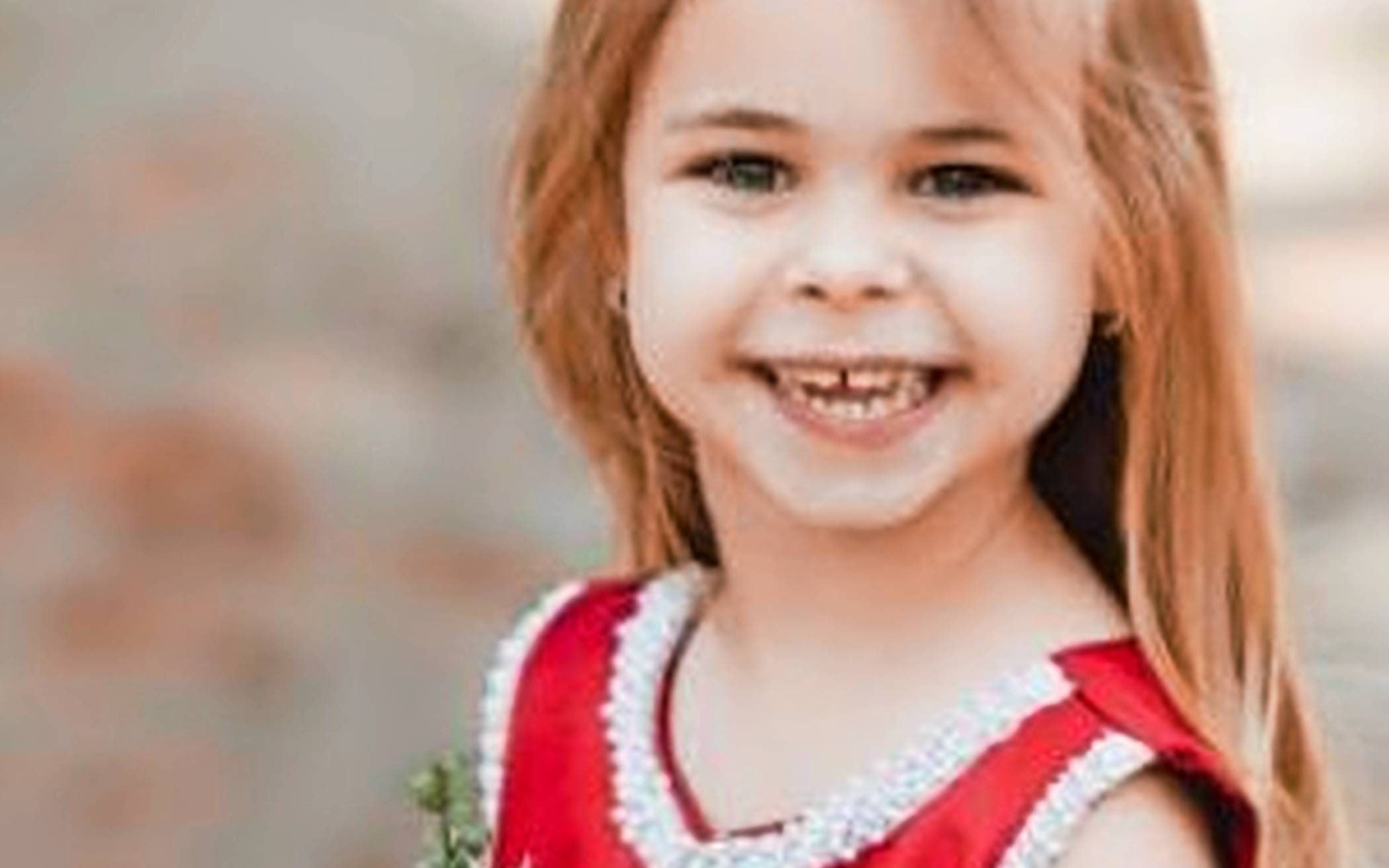 Prinzessin Sofia Engels ist im Hofstaat.