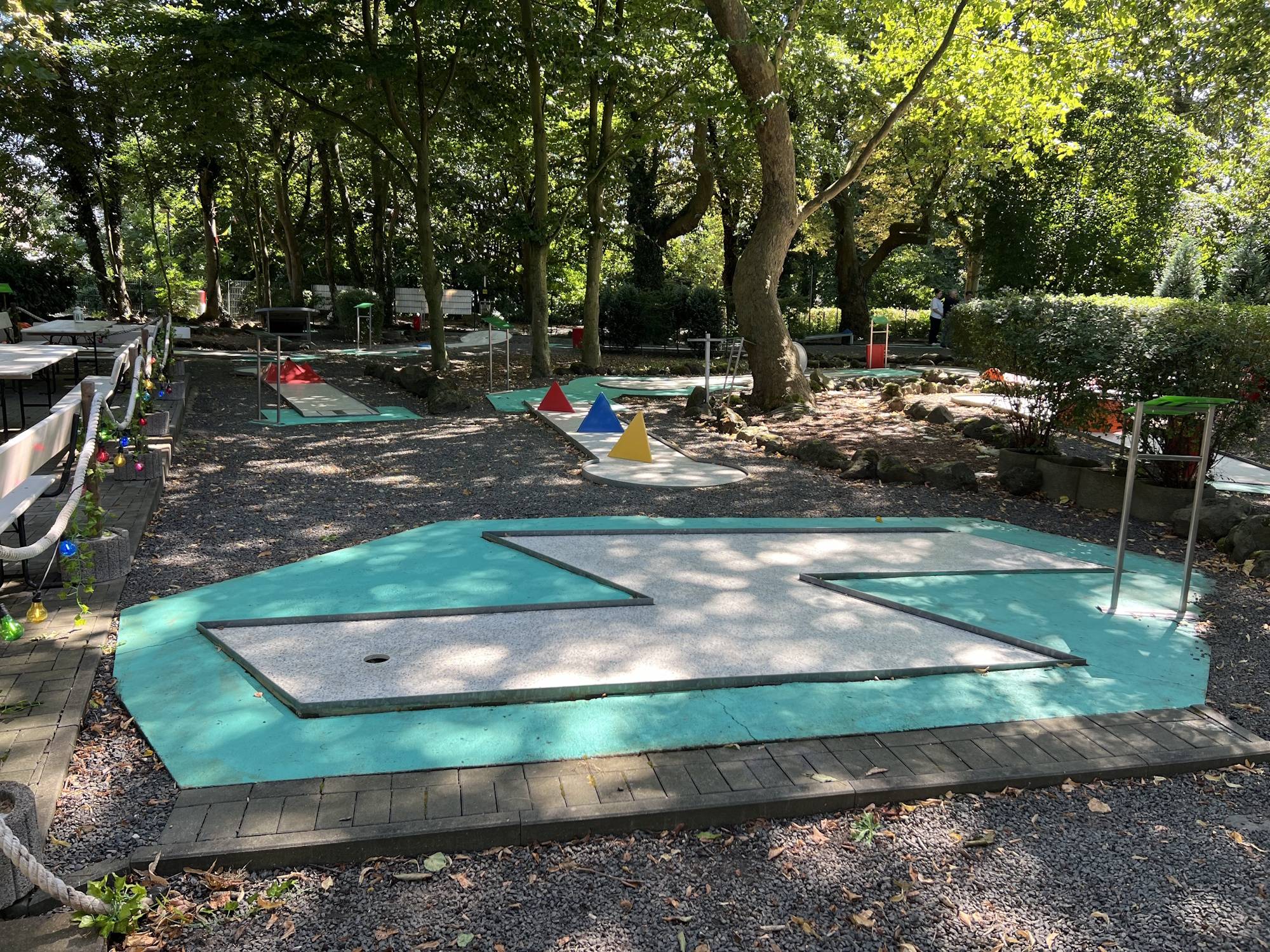  Der Minigolfplatz am Bedburger Freibad ist wieder geöffnet. 