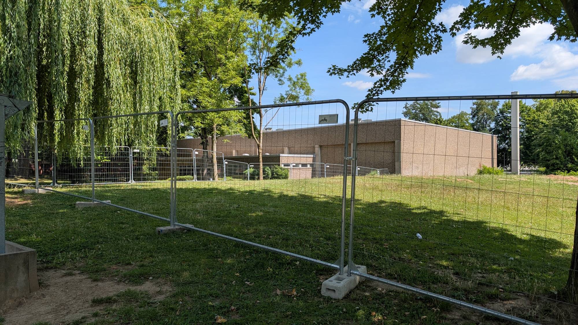 Die Turnhalle.