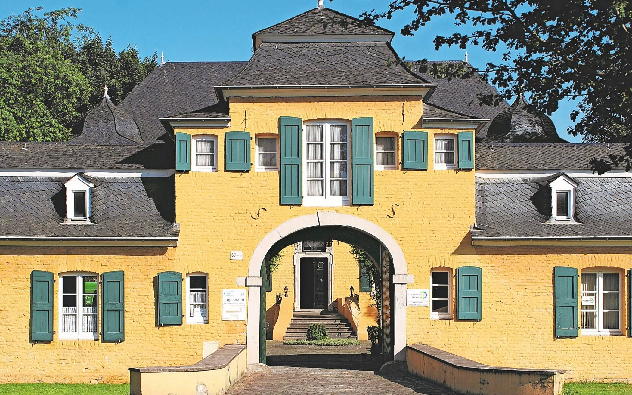 Treffpunkt der Führung ist Haus Katz