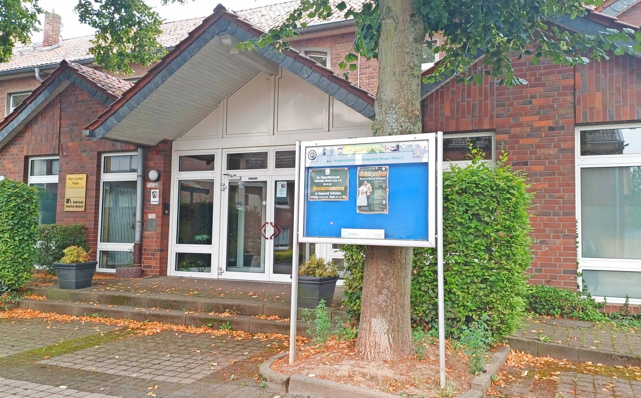  Die Karl-Justen-Halle in Bedburdyck.  