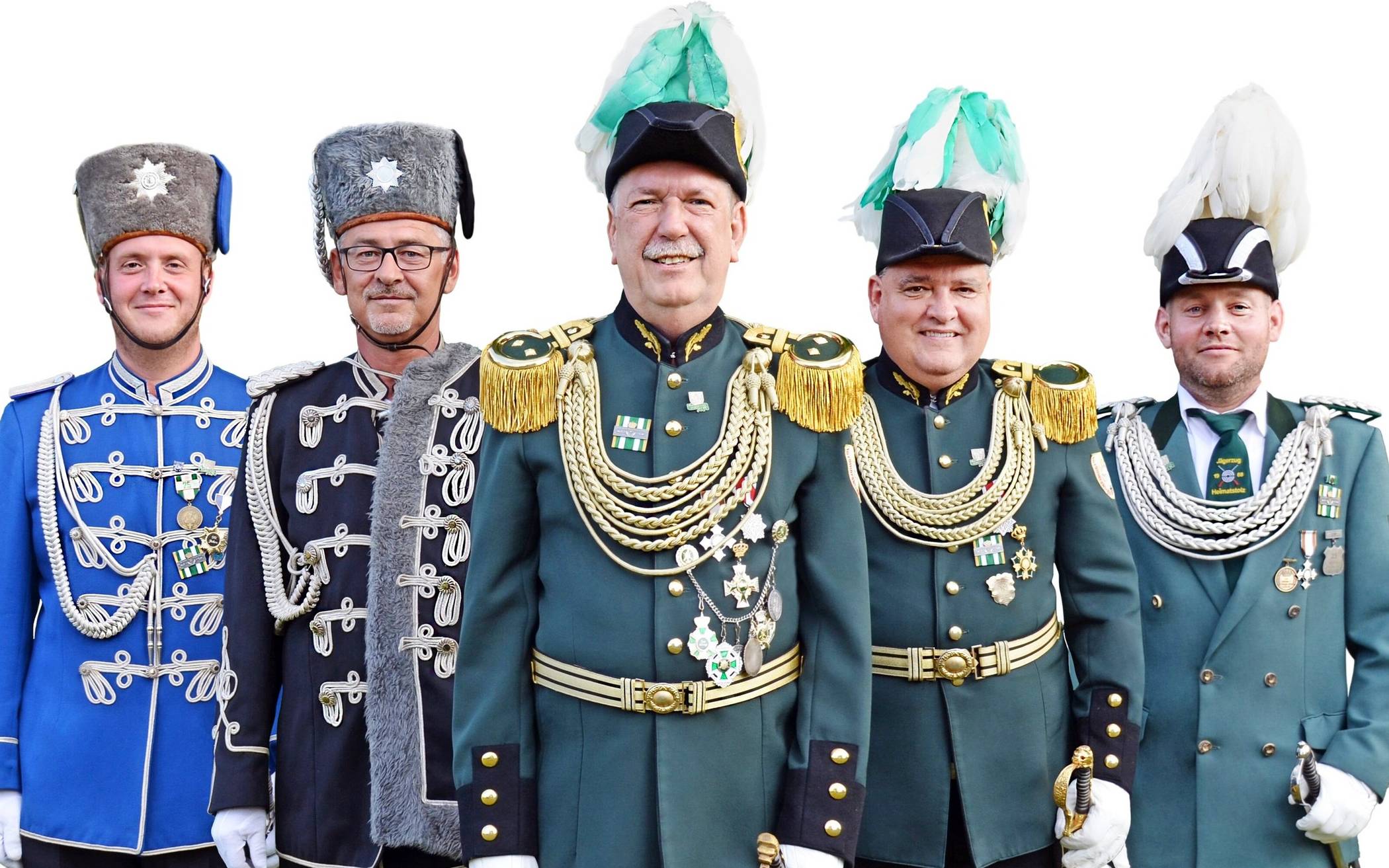 Aus dem Grußwort der Regimentsführung: „Gemeinsam haben wir den Samstagzugweg weiter optimiert. Wie bereits im vergangenen Jahr werden wir von der Kirche zum Festplatz gespielt und starten nach der Serenade zum Fackelzug bereits um 19:30 Uhr. So können die Abläufe auf dem Festplatz noch besser ineinander verzahnt werden.  