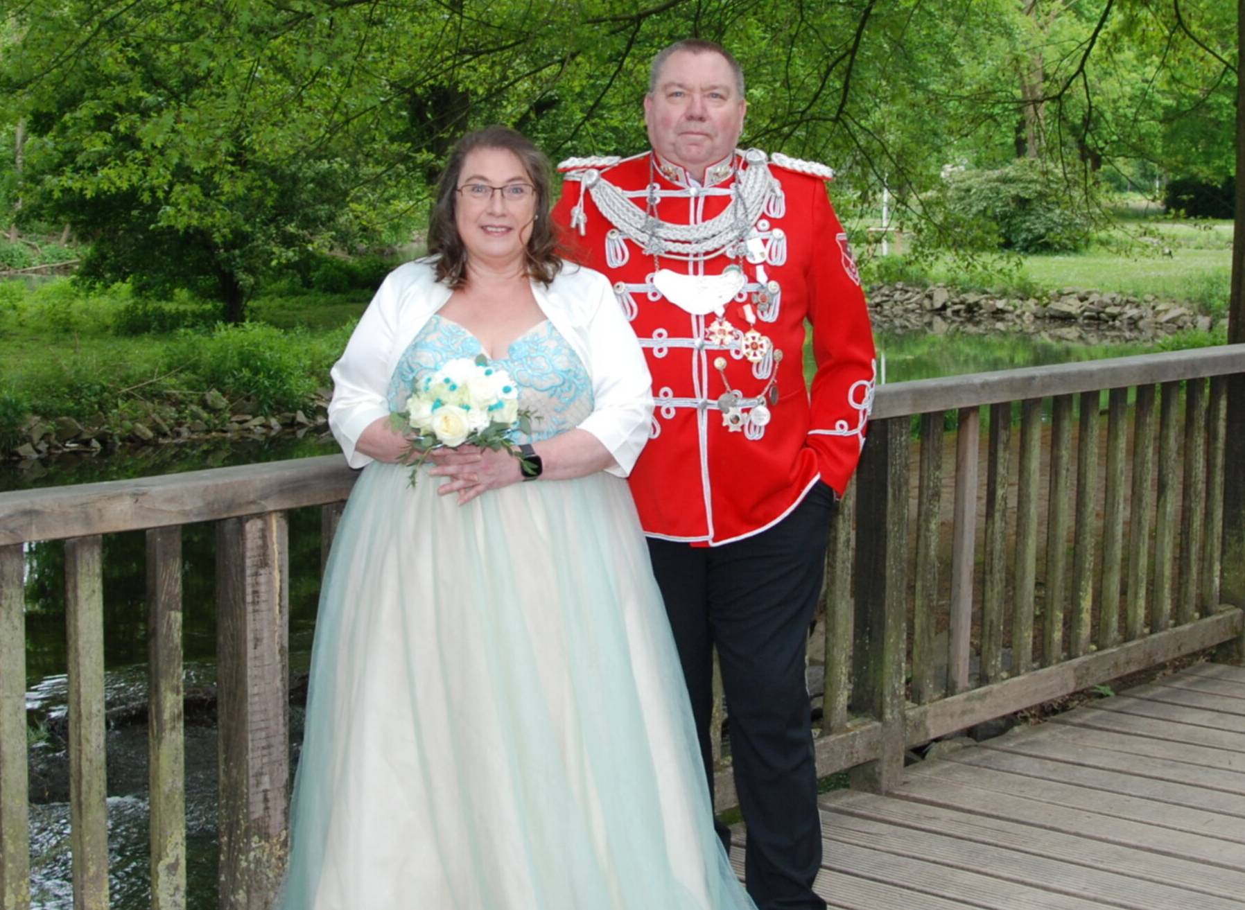  Das amtierende Königspaar des Heimatverein Hochneukirch Mark und Angela Jensch. 