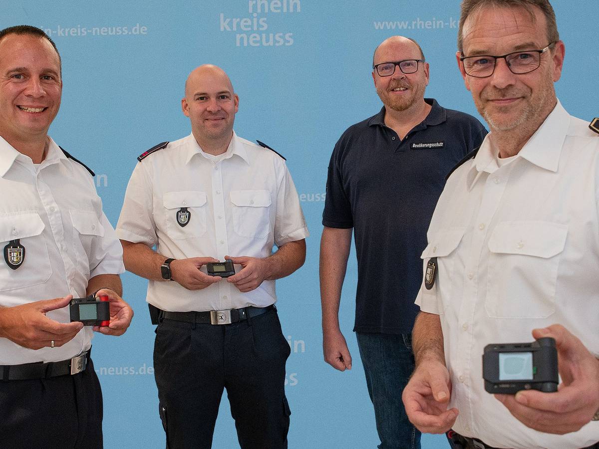3.900 neue digitale Meldeempfänger für Feuerwehr & Co.