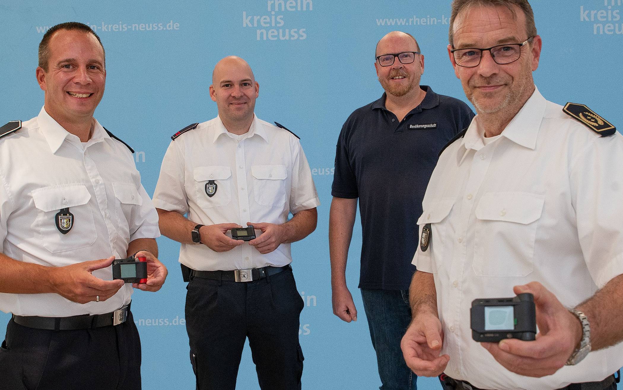 Sie stellten die neuen digitalen Meldeempfänger