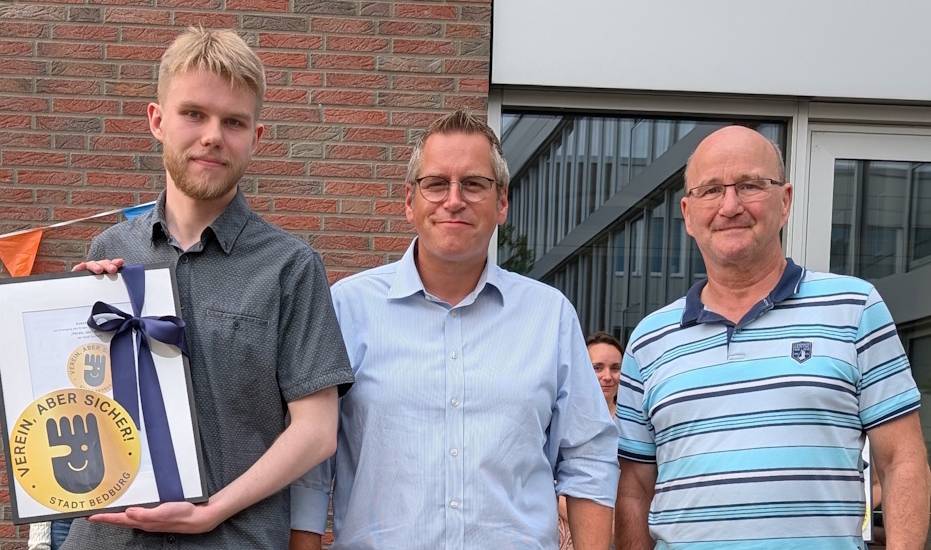 Der Schachverein bietet ein wöchentliches Jugendtraining an. Um Kinder im Verein bestmöglich zu schützen, ist der Verein nun Träger des Siegels „Verein, aber sicher!“.
