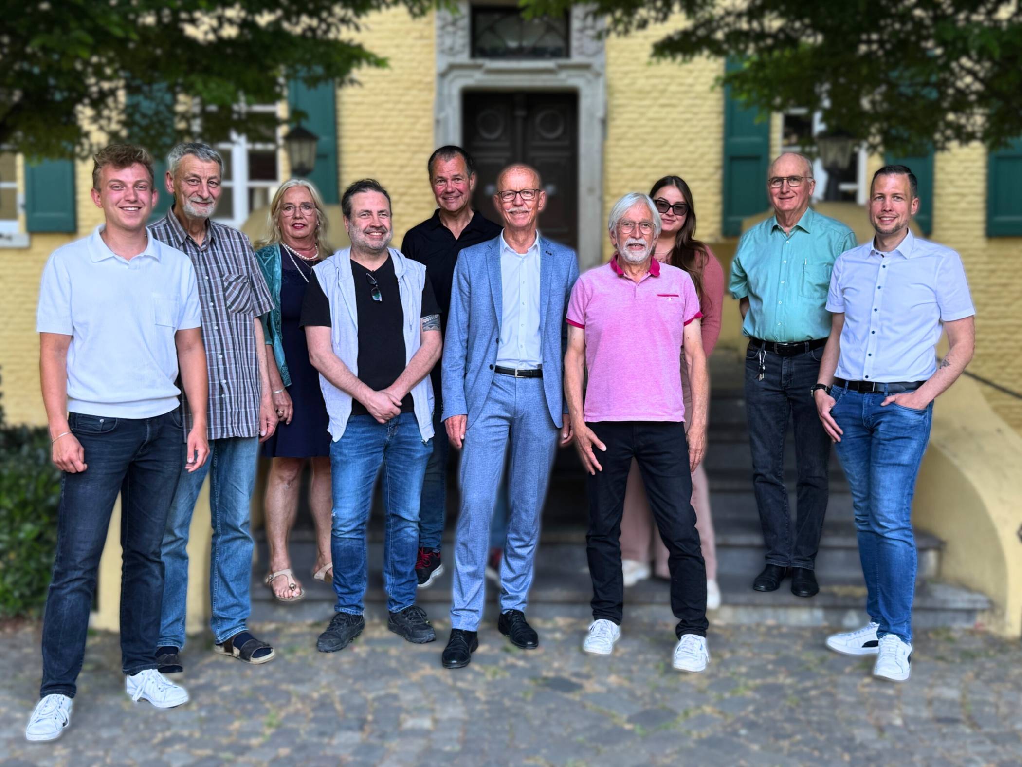 Von links: Justin Krönauer (CDU), Gerolf Hommel (FWG), Andrea Müller (FWG), Georg Voßmüller (Grüne), Thomas Dederichs (Grüne), Harald Zillikens (Bürgermeister), Konrad Thelen (FDP), Kim Dederichs (Grüne), Stefan Justen (CDU), Marcel Mostert (FDP).  