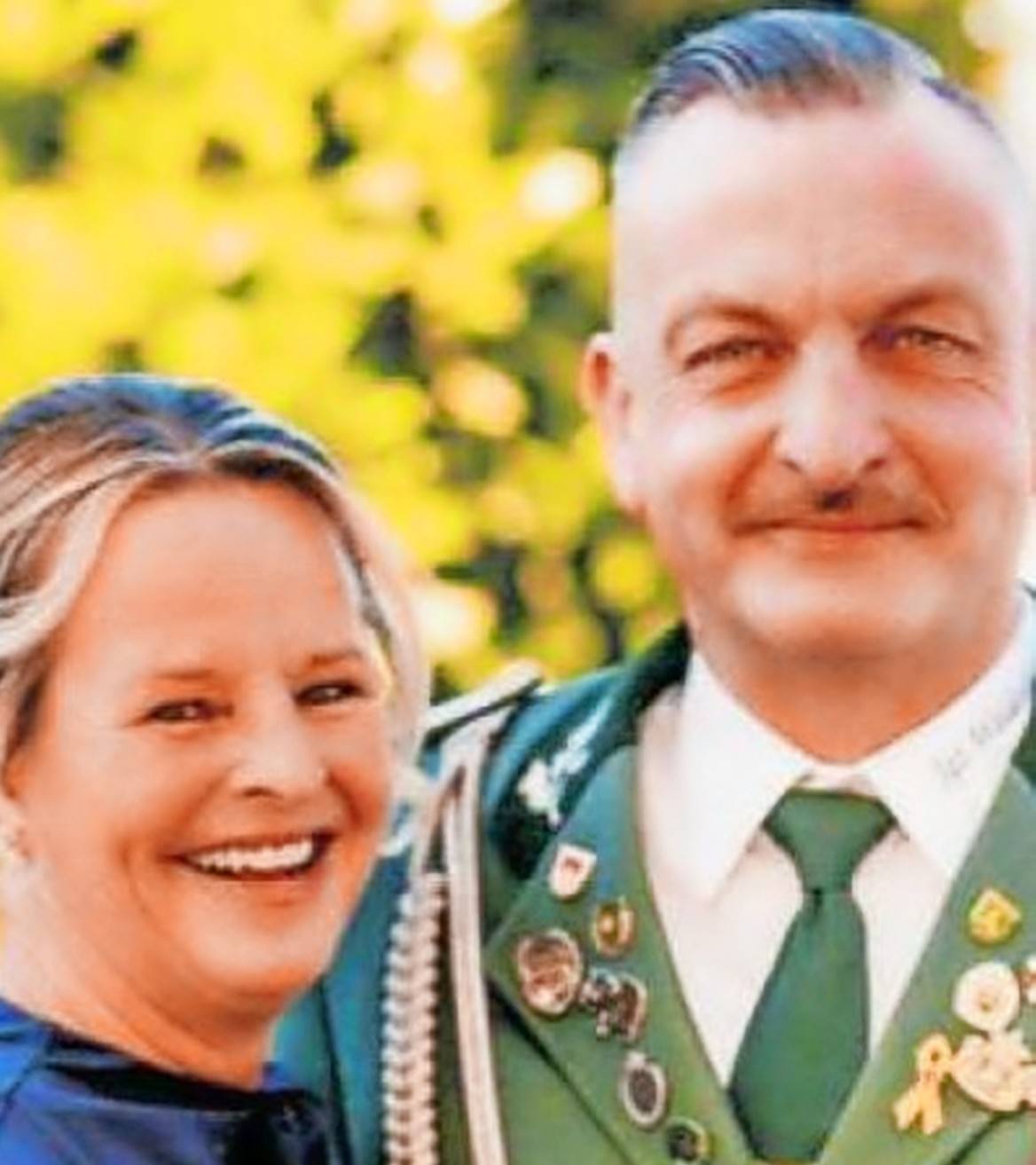  Vervollständigt wird das Gefolge durch das Adjutantenpaar Robert und Mirja Bröker. Beide sehen es als große Ehre, Christoph und Wendi Holz begleiten zu dürfen. 