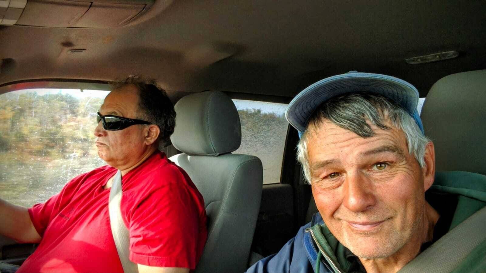  Auf dem Highway 10: Fred Jacobson und Klaus Lüttgen auf dem weg zurück von Tuktojaktuk nach Inuvik. 