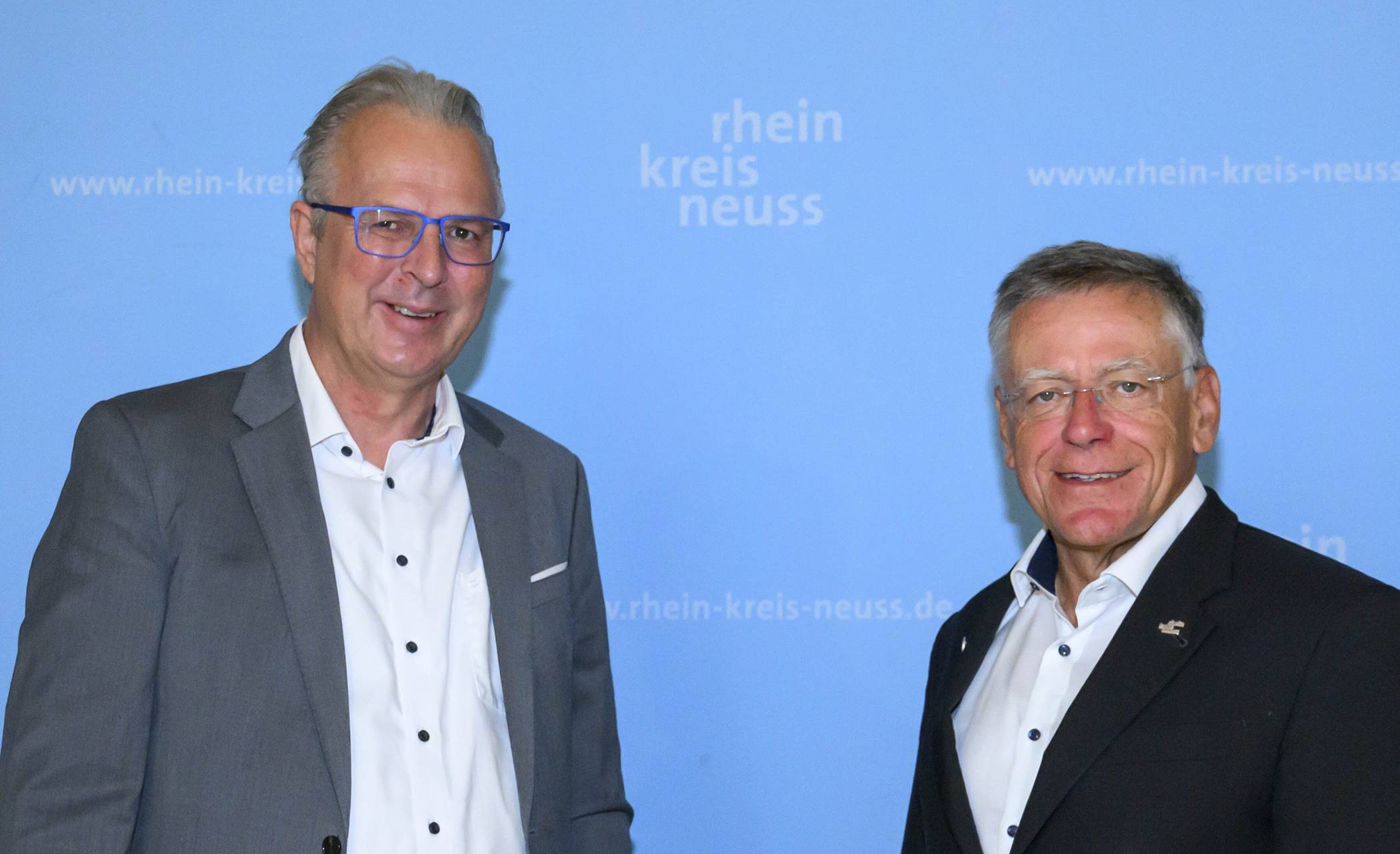Fast vier Millionen Euro an Zuschüssen für die sozialen Projekte der Wohlfahrtsverbände: Landrat Hans-Jürgen Petrauschke (rechts) und Kreisdirektor Dirk Brügge.