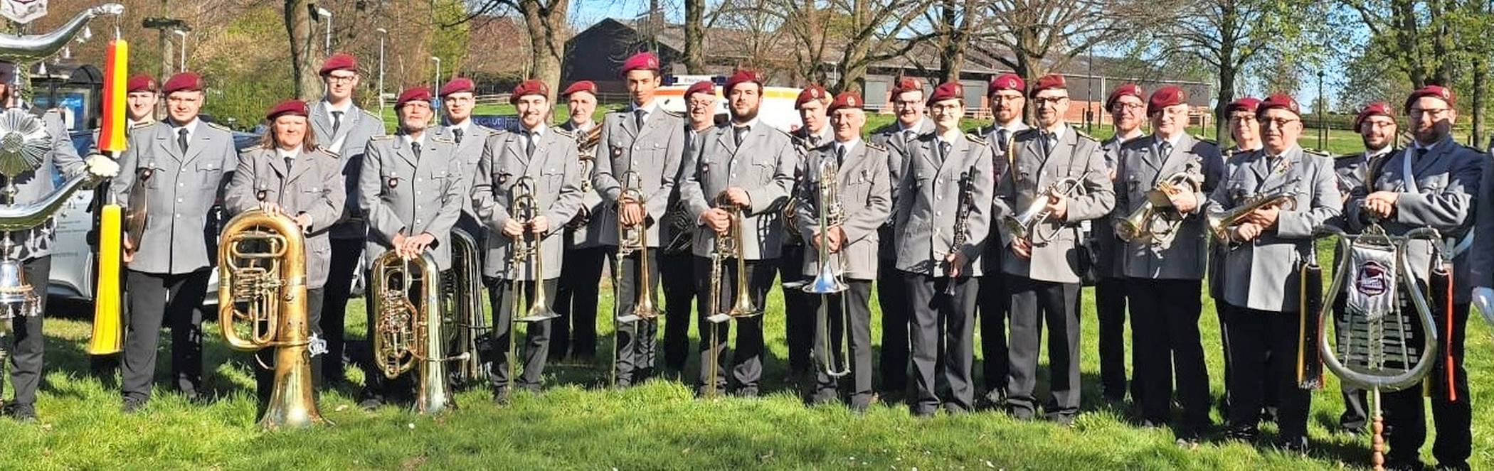 Die NBB sind die Blasmusik-Abteilung des Orchesters Markus Quodt und bestehen aus rund 100 engagierten Musikern aus der Region. Mit einem breiten Repertoire von traditioneller Blasmusik über konzertante Werke bis hin zu modernen Arrangements sind sie seit 2008 ein fester Bestandteil des kulturellen Lebens im Rhein-Kreis. Ihr Mooto lautet dabei mehr als passend: „100 Musiker – eine Klangwelt“.