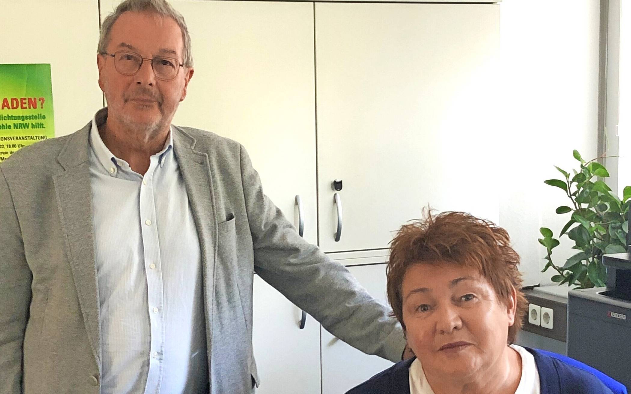  Arno Bormann und Bärbel Troles von der „Schlichtungsstelle Braunkohle“ konnten jetzt das Zehnjährige ihrer Einrichtung feiern.  