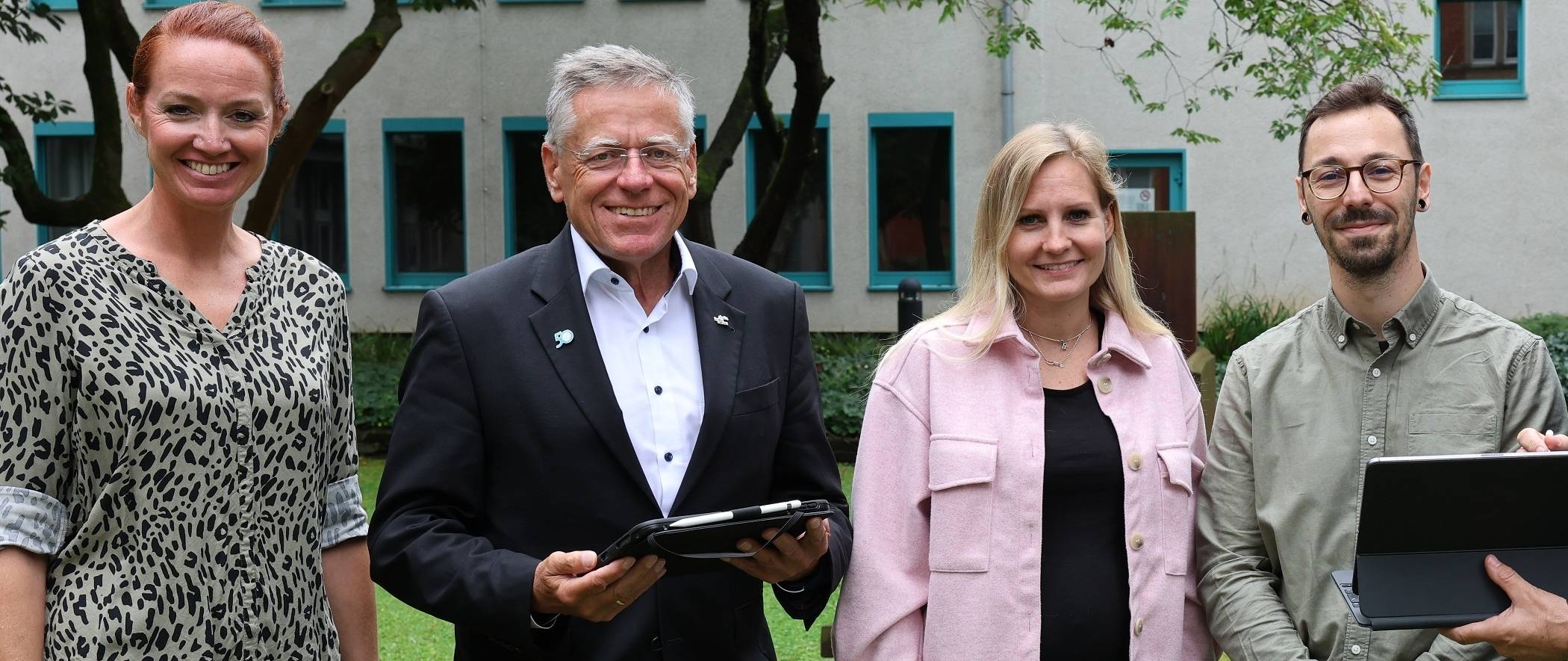 Haben den Weg zum digitalen Einbürgerungsantrag