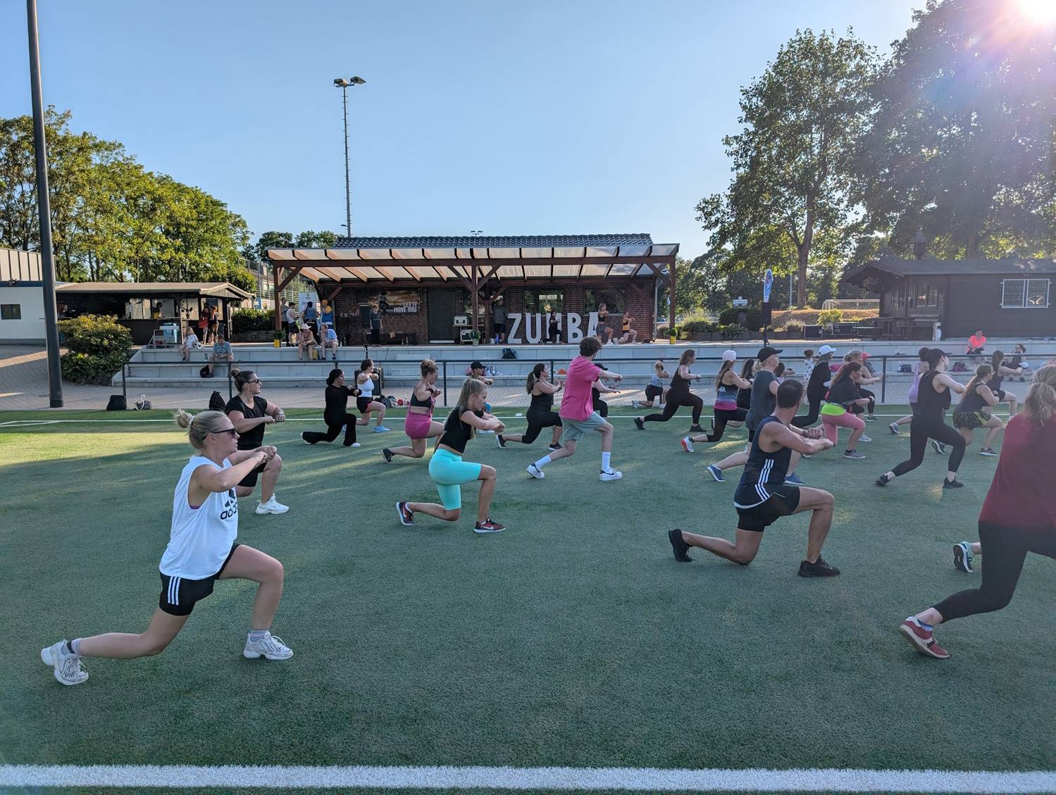 Always beliebt: die Zumba-Party. Gleich mit mehreren Trainerinnen.