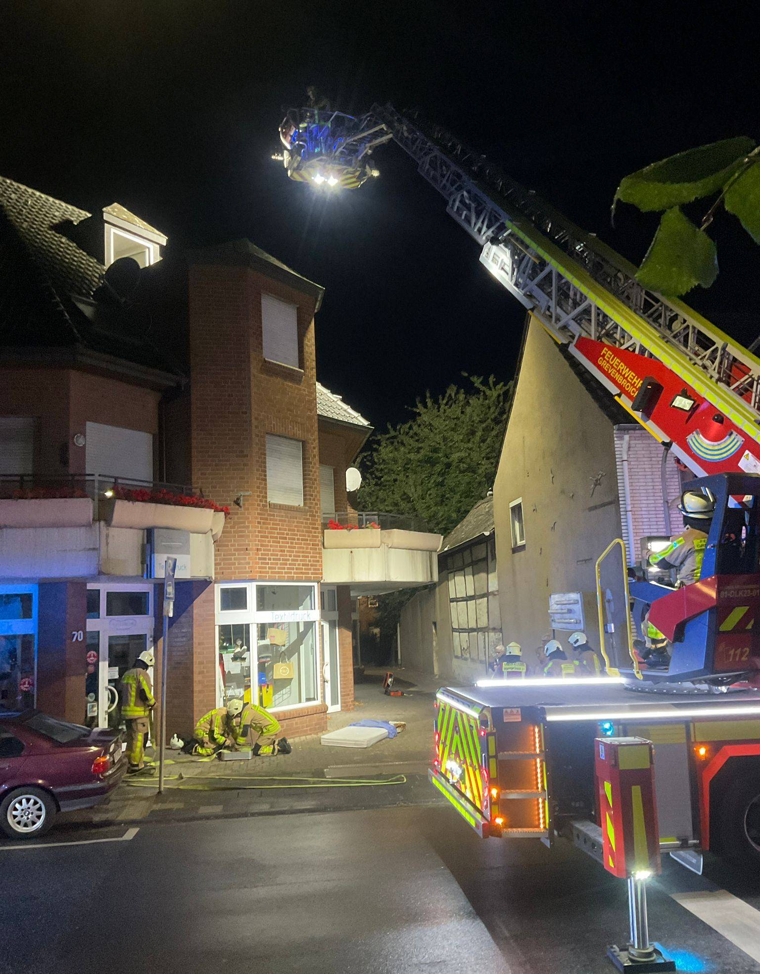 Rauchmelder rettet Leben: Feuerwehr rettet Frau aus Wohnung