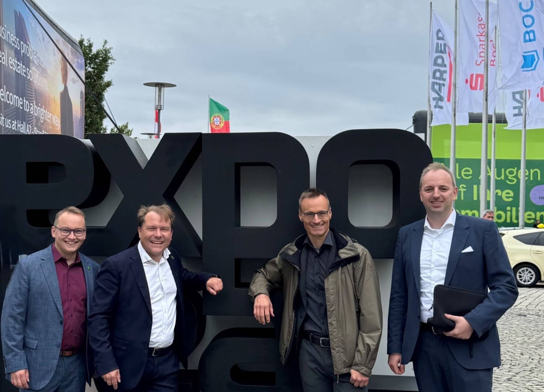 Florian Plück,  BM Dr. Martin Mertens, Ulrich Baum und Niklas Salzmann (von links).