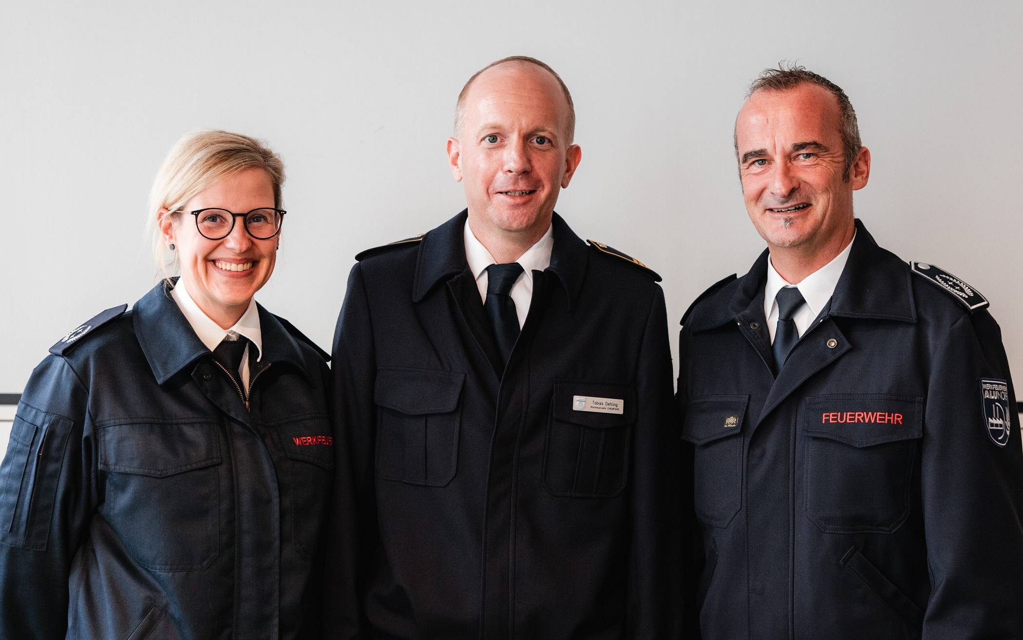  Von links: Simone Ridder-Trawinski (Werkfeuerwehr „Speira"), Tobias Dehling (Werkfeuerwehr „Currenta“), Stefan Meuter (Werkfeuerwehr „Alunorf"). Der Rhein-Kreis ist stark vertreten im Gesamtvorstand der Landes-Werkfeuerwehren. 
