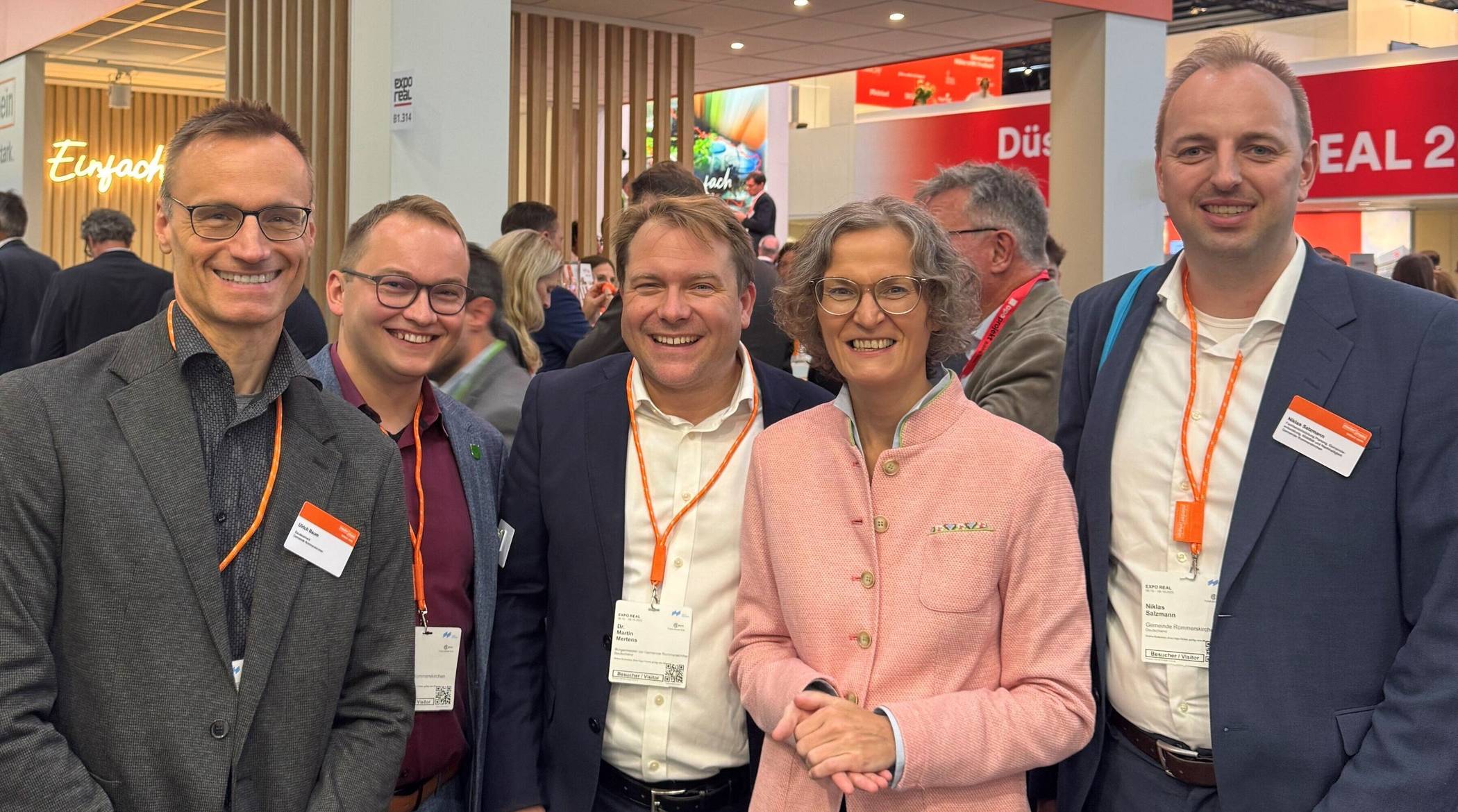  Baudezernent Ulrich Baum, Strukturwandelmanager Florian Plück, Bürgermeister Martin Mertens, Ministerin Ina Scharrenbach und Fachbereichsleiter Planung Niklas Salzmann (von links). 