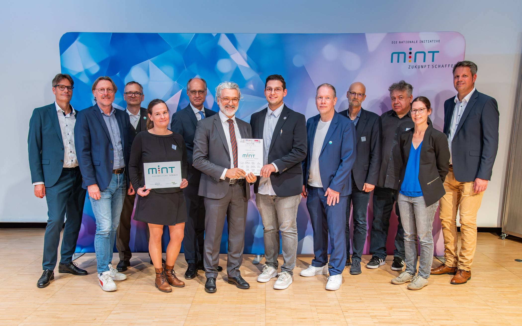 Schulleiter Hakan Ören und MINT-Beauftragter Michael