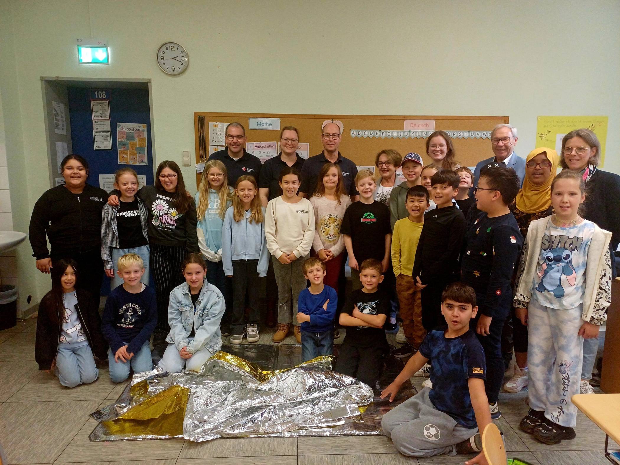 Jüchen: Grundschüler lernen „1x1“ der Ersten Hilfe