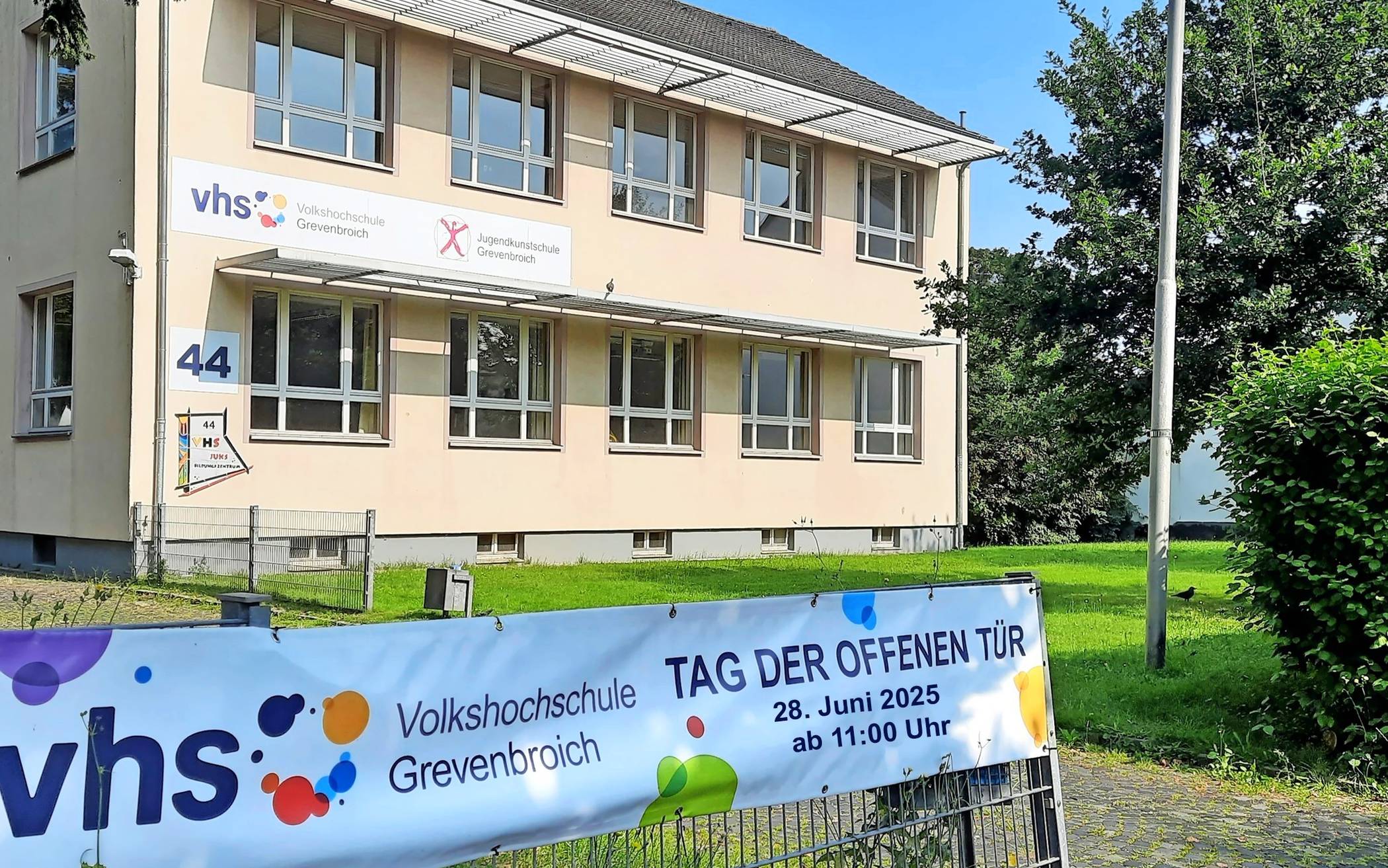 Das VHS-Gebäude an der Bergheimer Straße