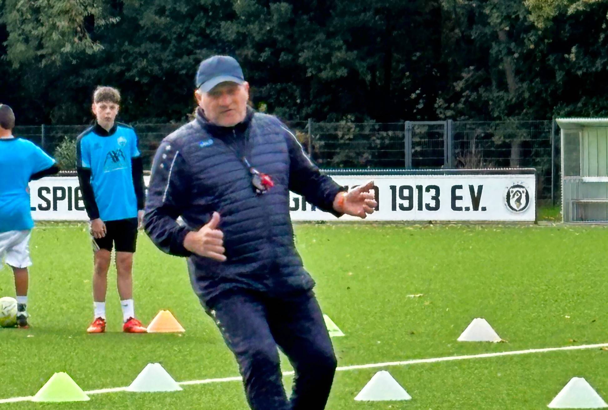 Immer noch Idol und flott am Ball: Altmeister Thomas Kastenmaier,