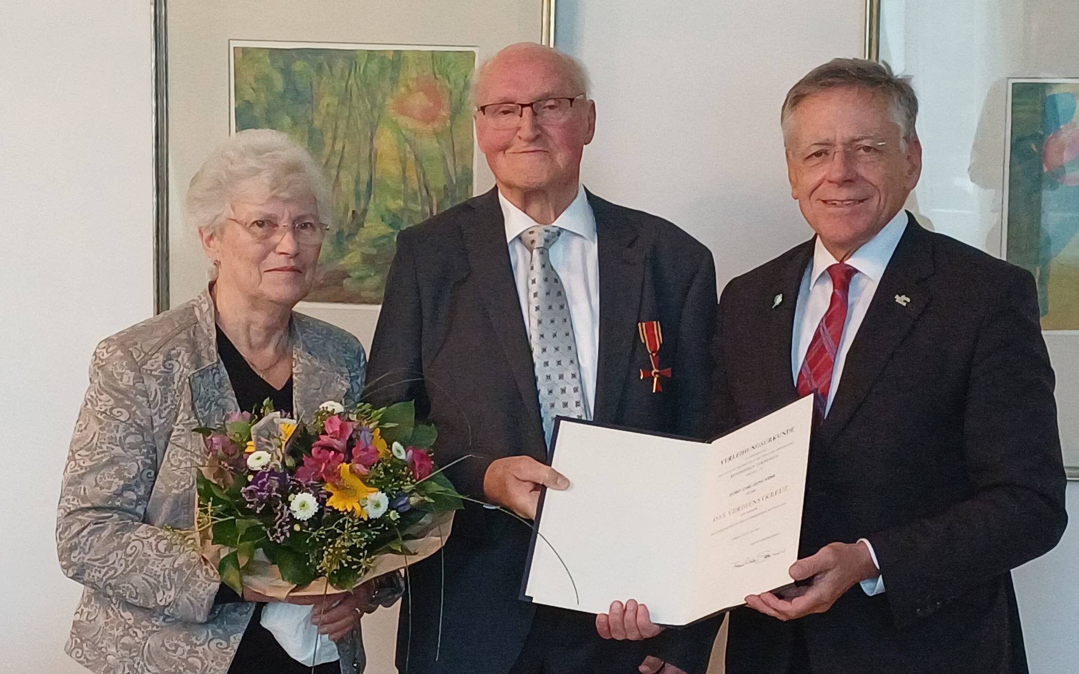 Der geehrte Karl-Heinz Ehms (Mitte) mit