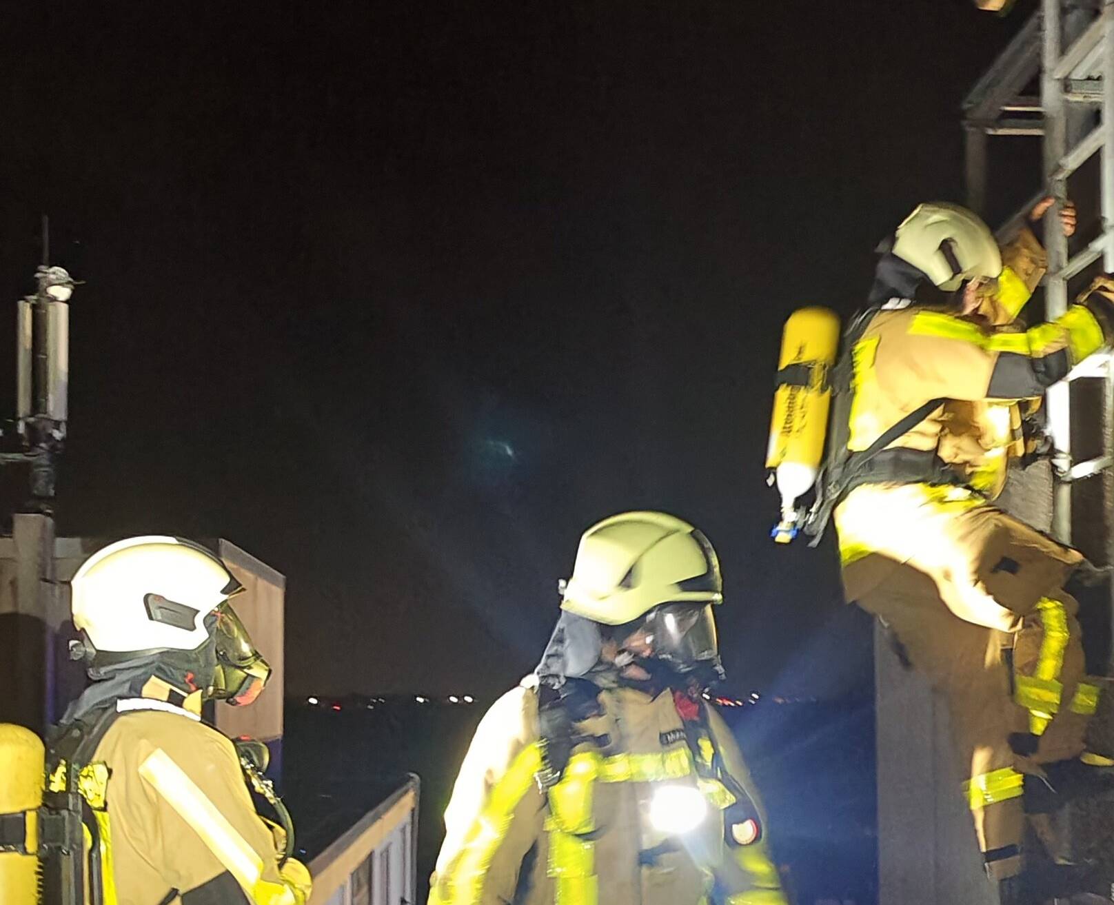 Wevelinghoven: Brandgeruch im Hochhaus