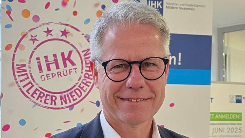  IHK-Hauptgeschäftsführer Jürgen Steinmetz: „Bürokratie, Energiepreise und marode Straßen bremsen die Wirtschaft.“ 