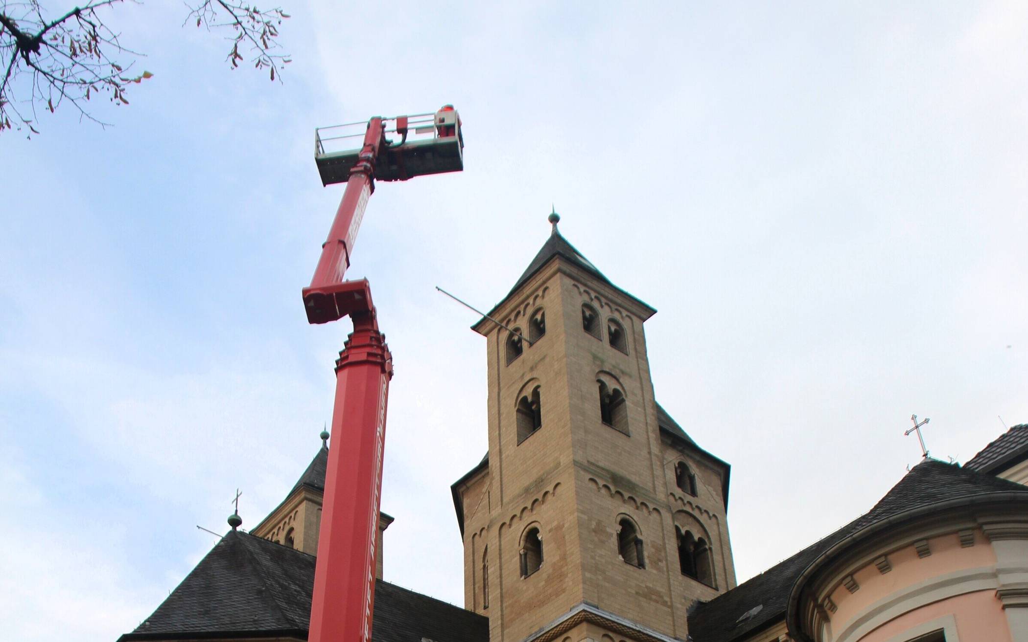 Schieferdach der Basilika Knechtsteden erfolgreich saniert