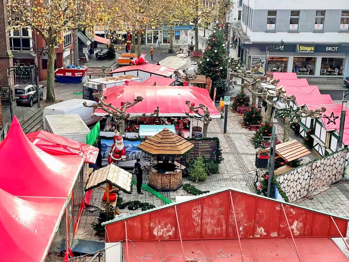 Seit diesen Donnerstag lockt wieder der Grevenbroicher Weihnachtsmarkt