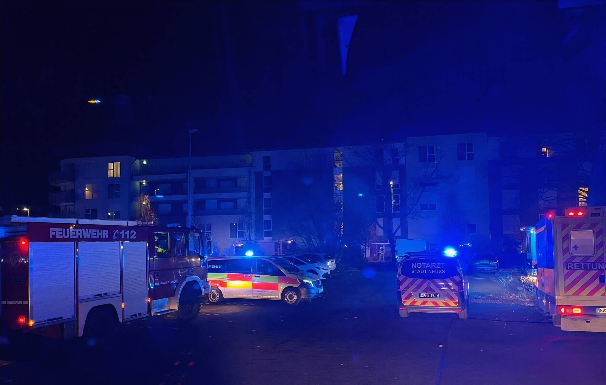 Vier verletzte Personen nach Brand in Grevenbroicher Seniorenheim