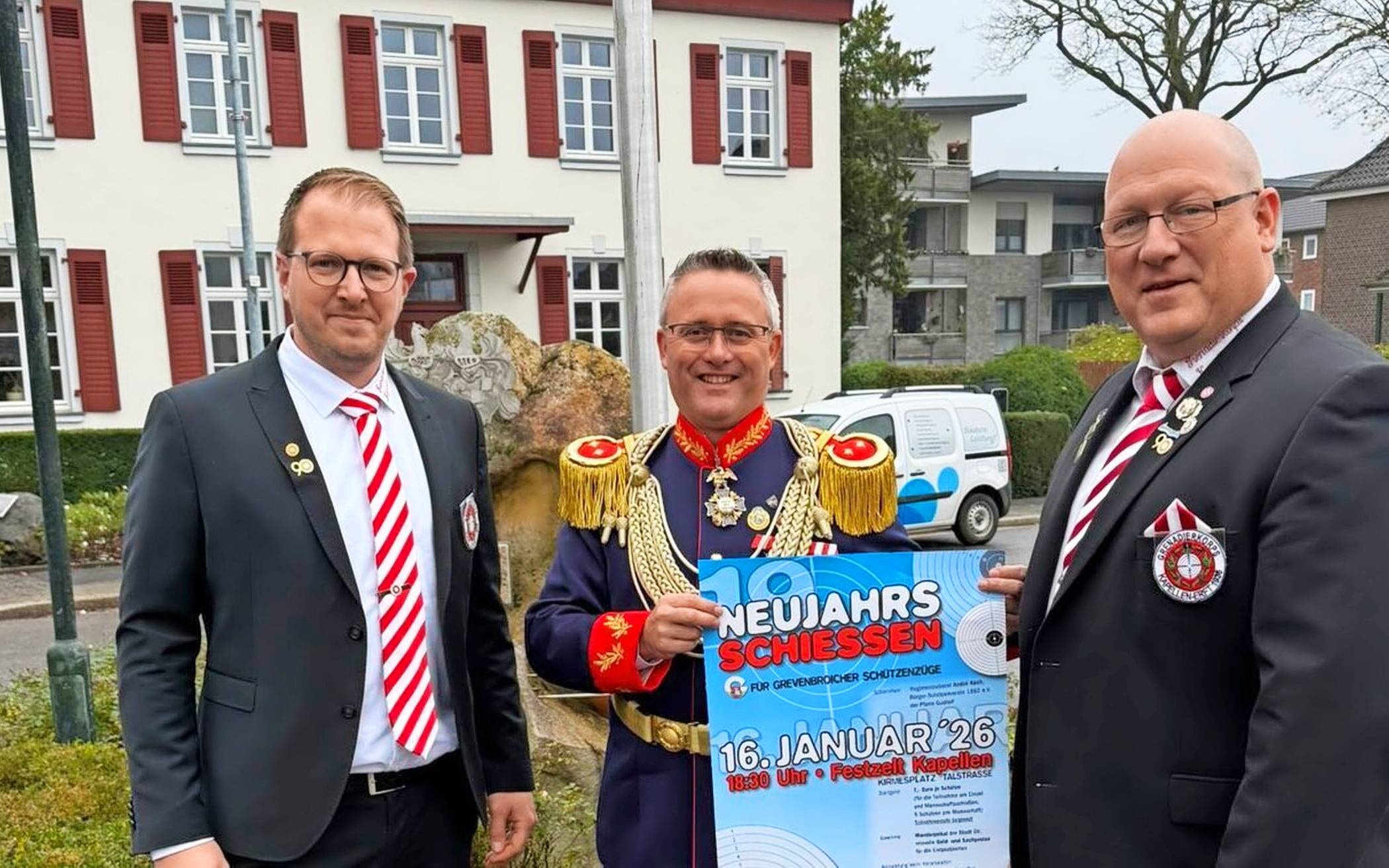 Schirmherr Regimentsoberst André Koch mit Vertretern des Kapellener Corps.