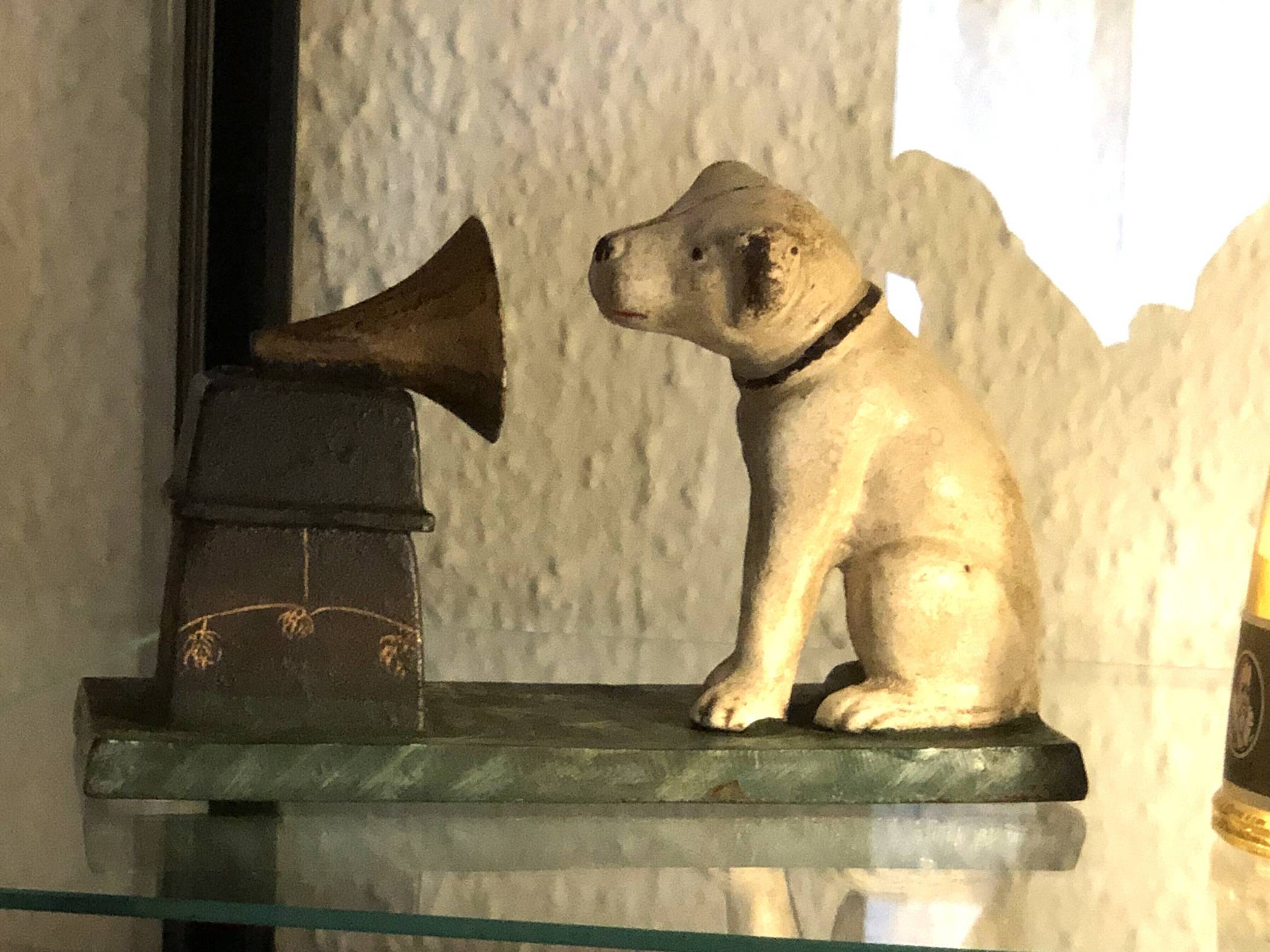  His Master´s Voice. 