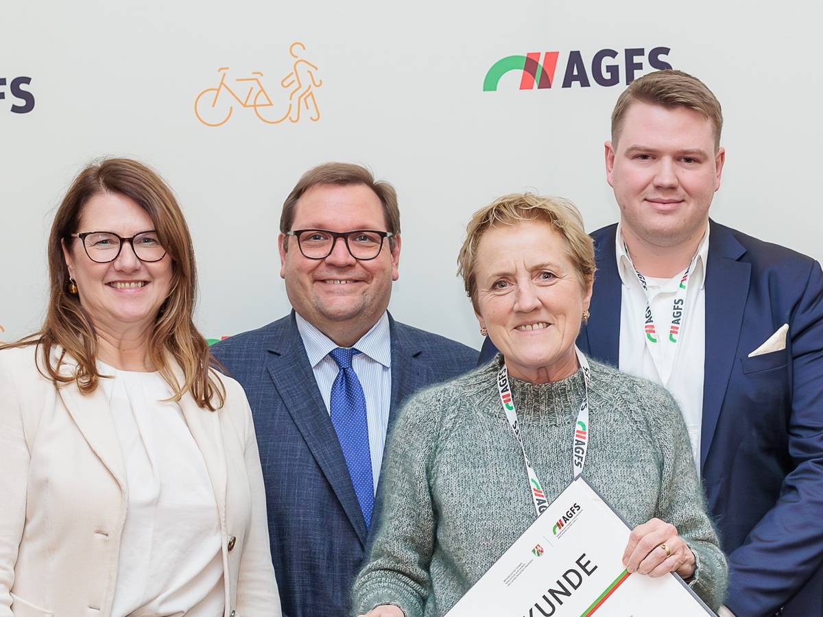 Stirken-Hohmann mit Urkunde