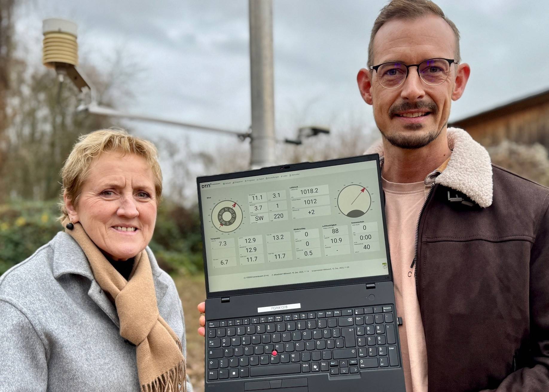 Vorständin Monika Stirken-Hohmann und Smart-City-Manager Christian