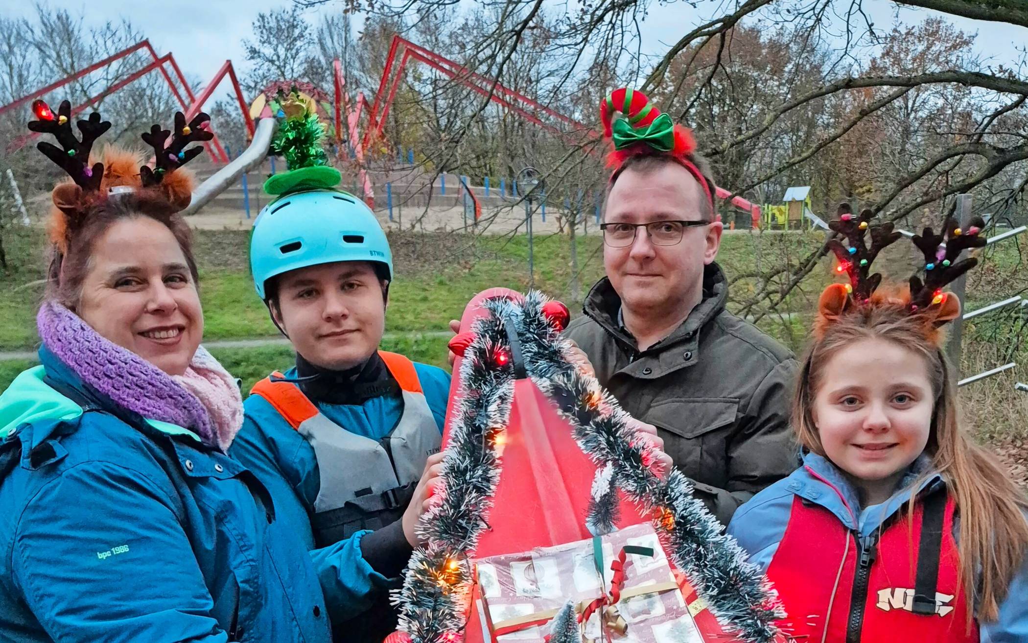 Die Weihnachtsfamilie Lierenfeld: Mama Sieglinde, Sohn Philipp, Papa Matthias und Tochter Julia.