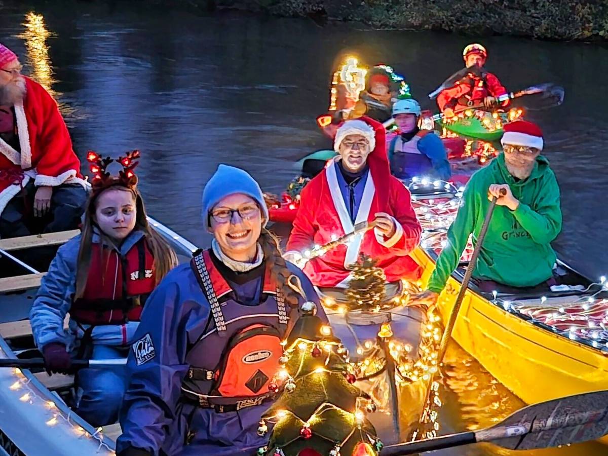 Trotz Paddel-Bruch beim „Chef“ die Erft beleuchtet