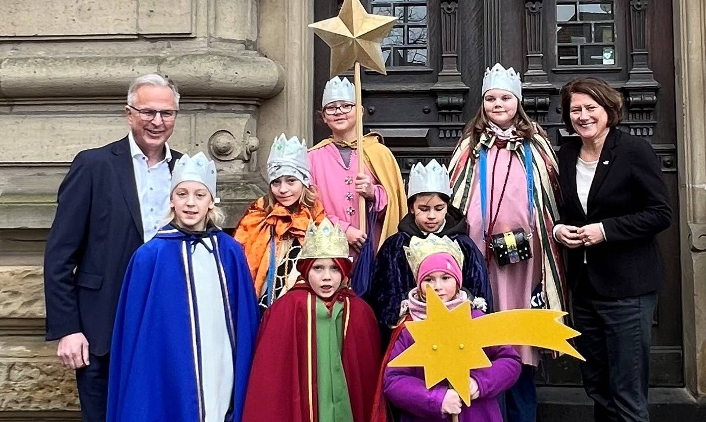 Sternsinger bringen Segen in die Kreisverwaltung
